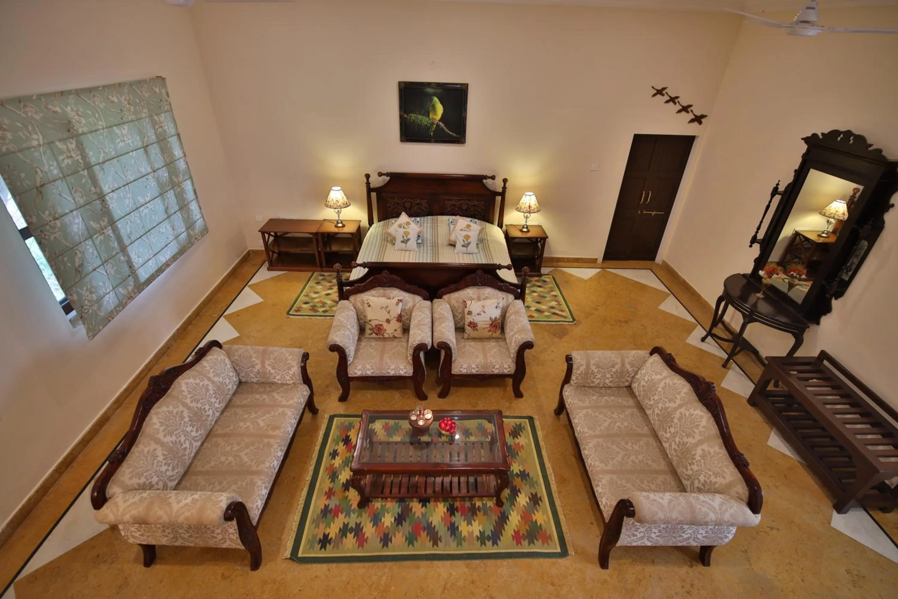 Deluxe Suite in Roop Niwas Kothi, Near Mandawa