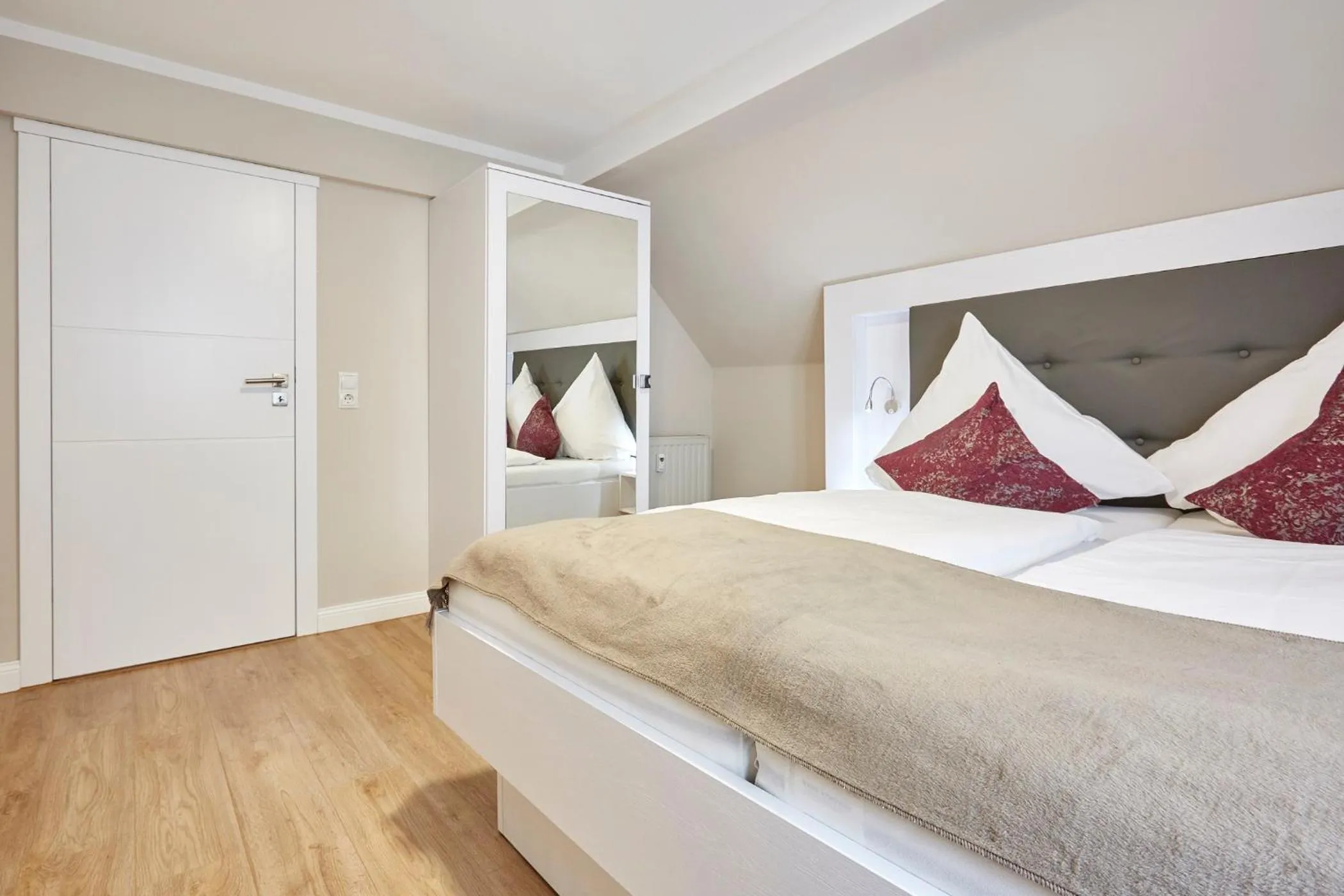 Two-Bedroom Superior Apartment - single occupancy in Zum Landsberger Hof