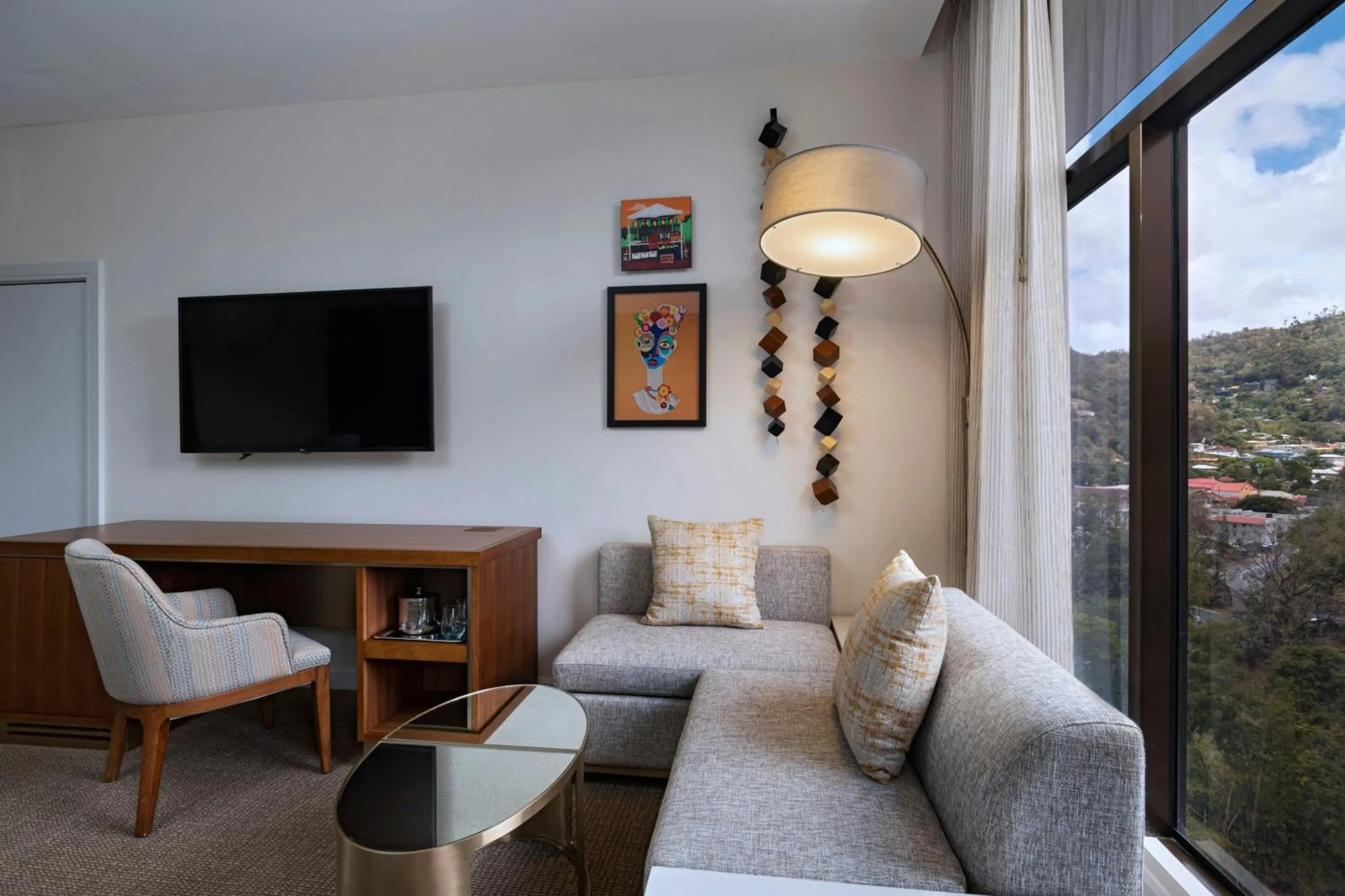 Savannah Guest room with 2 Queen, Island view in The BRIX Autograph Collection