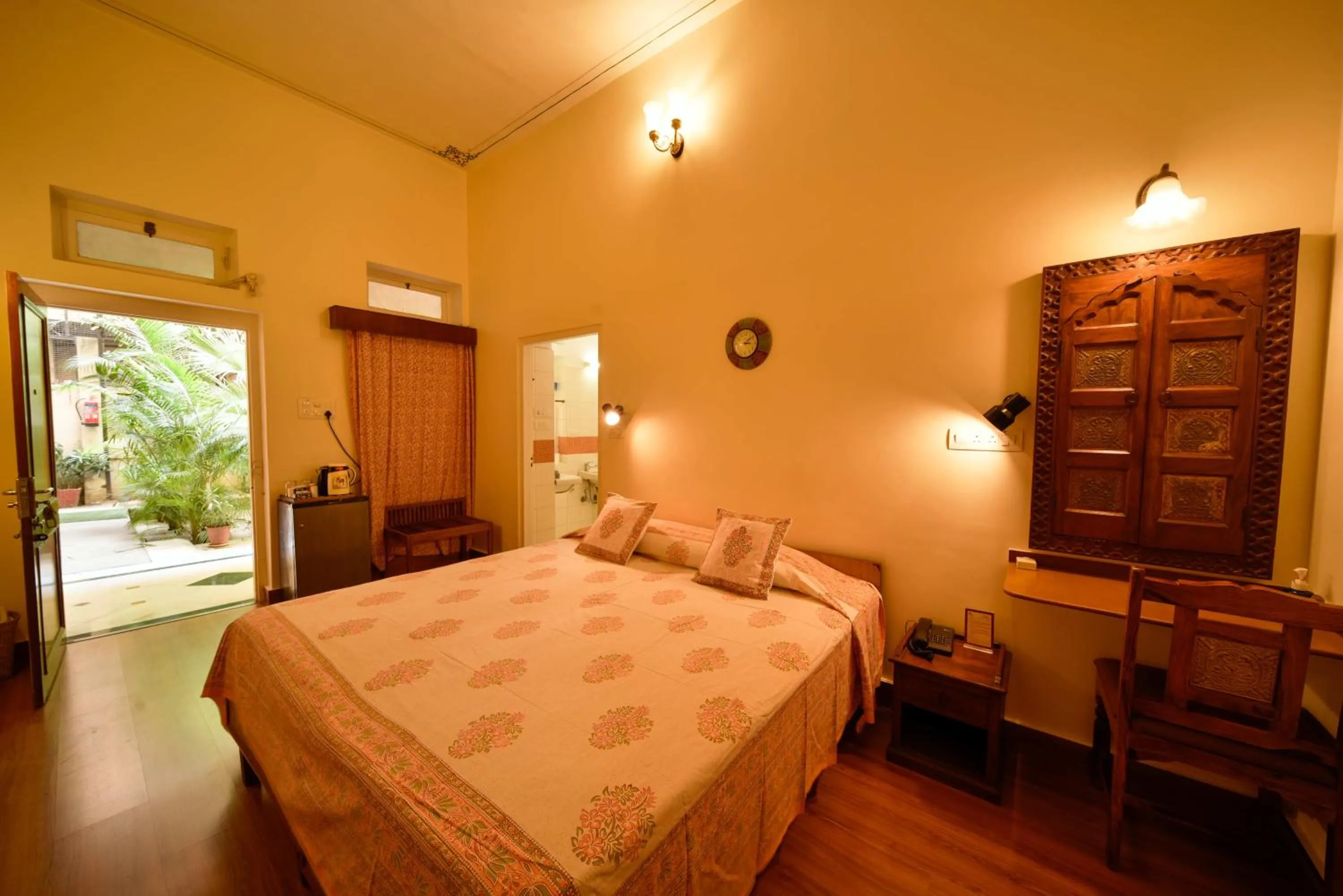 Double Room - single occupancy - Disability Access in Hotel Arya Niwas