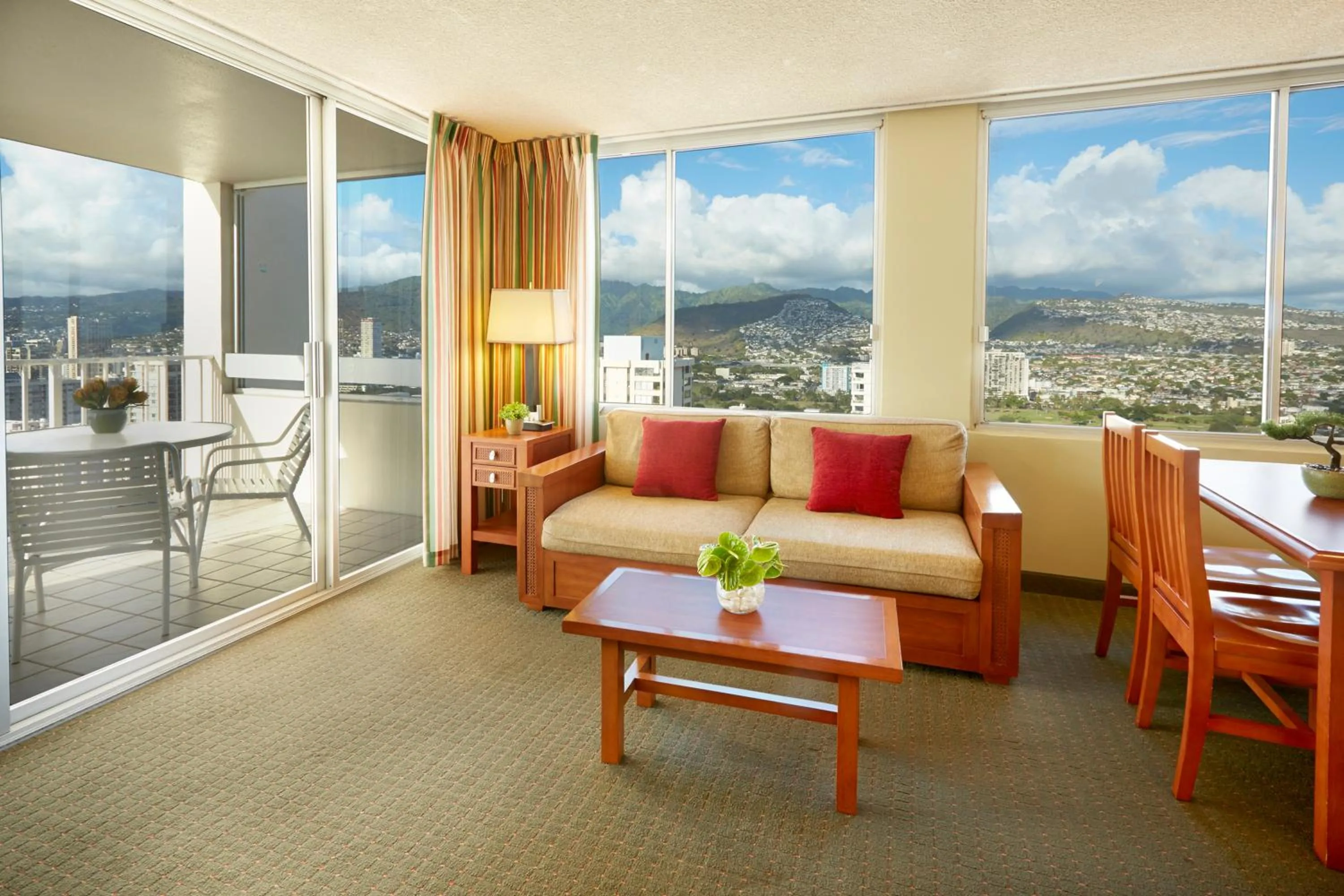Partial Ocean View One Bedroom Suite with Two Twin Beds in Pacific Monarch Hotel