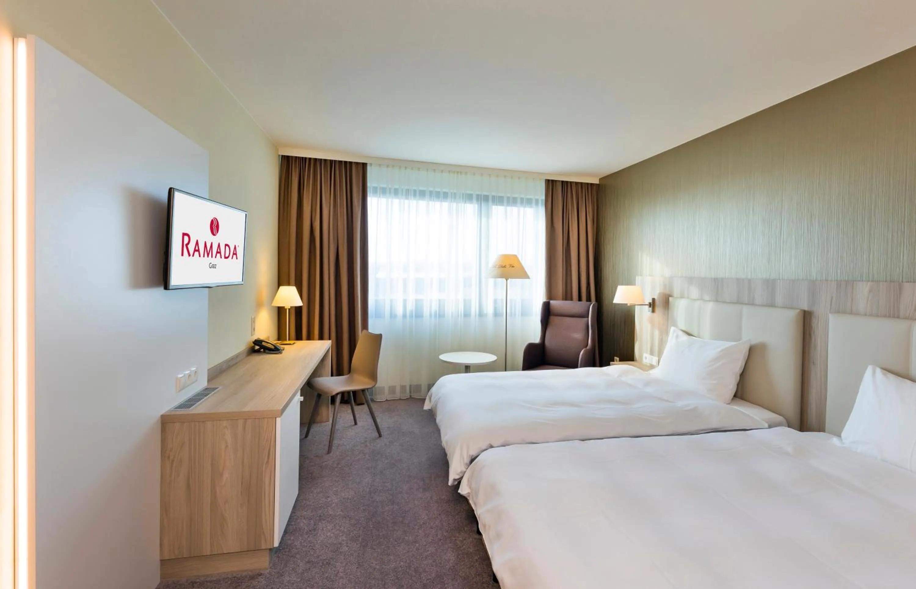 Standard Queen Room with Two Queen Beds in Hotel Ramada by Wyndham Graz