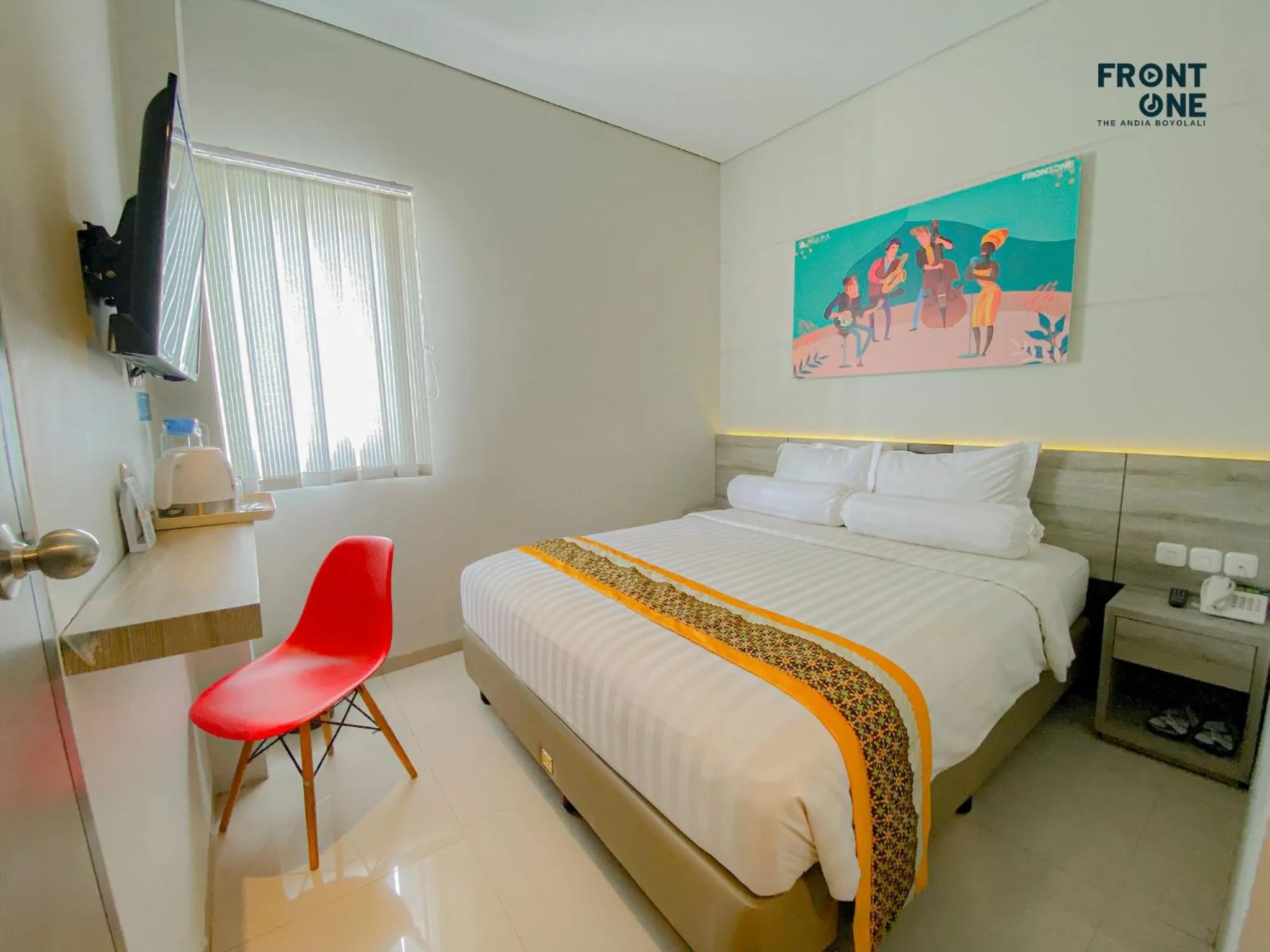 Standard Queen Room in Front One The Andia Boyolali