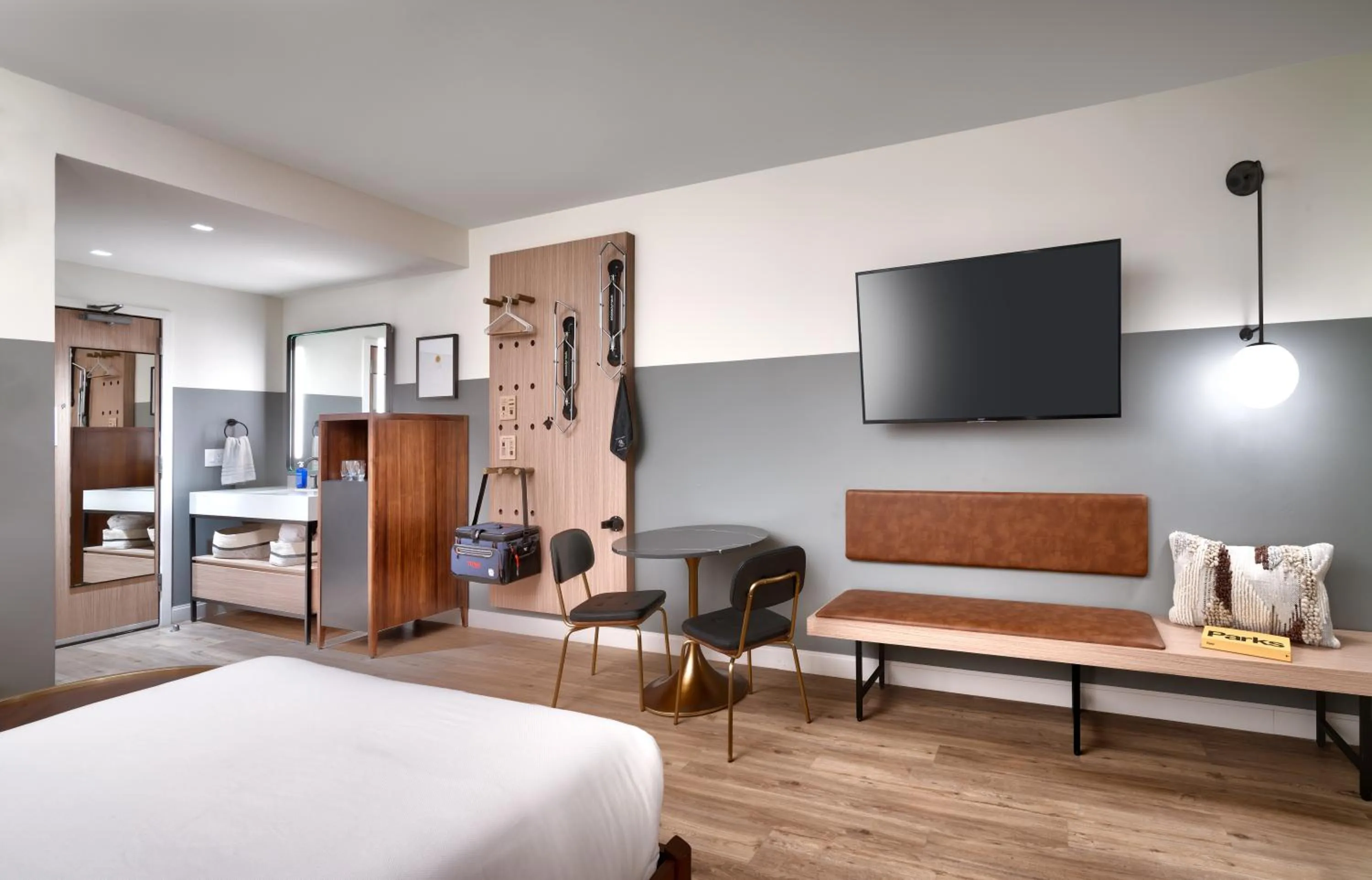 Rambler | Standard King in Gravity Haus Moab