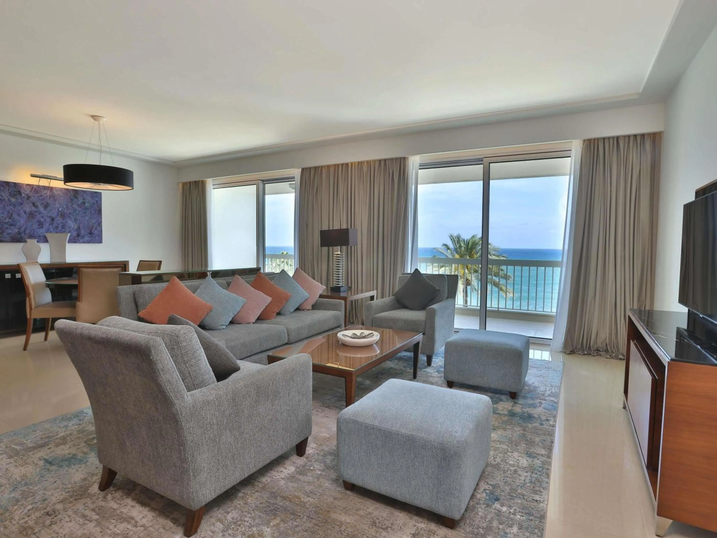 Diplomatic Suite with Sea View in Mövenpick Hotel Beirut