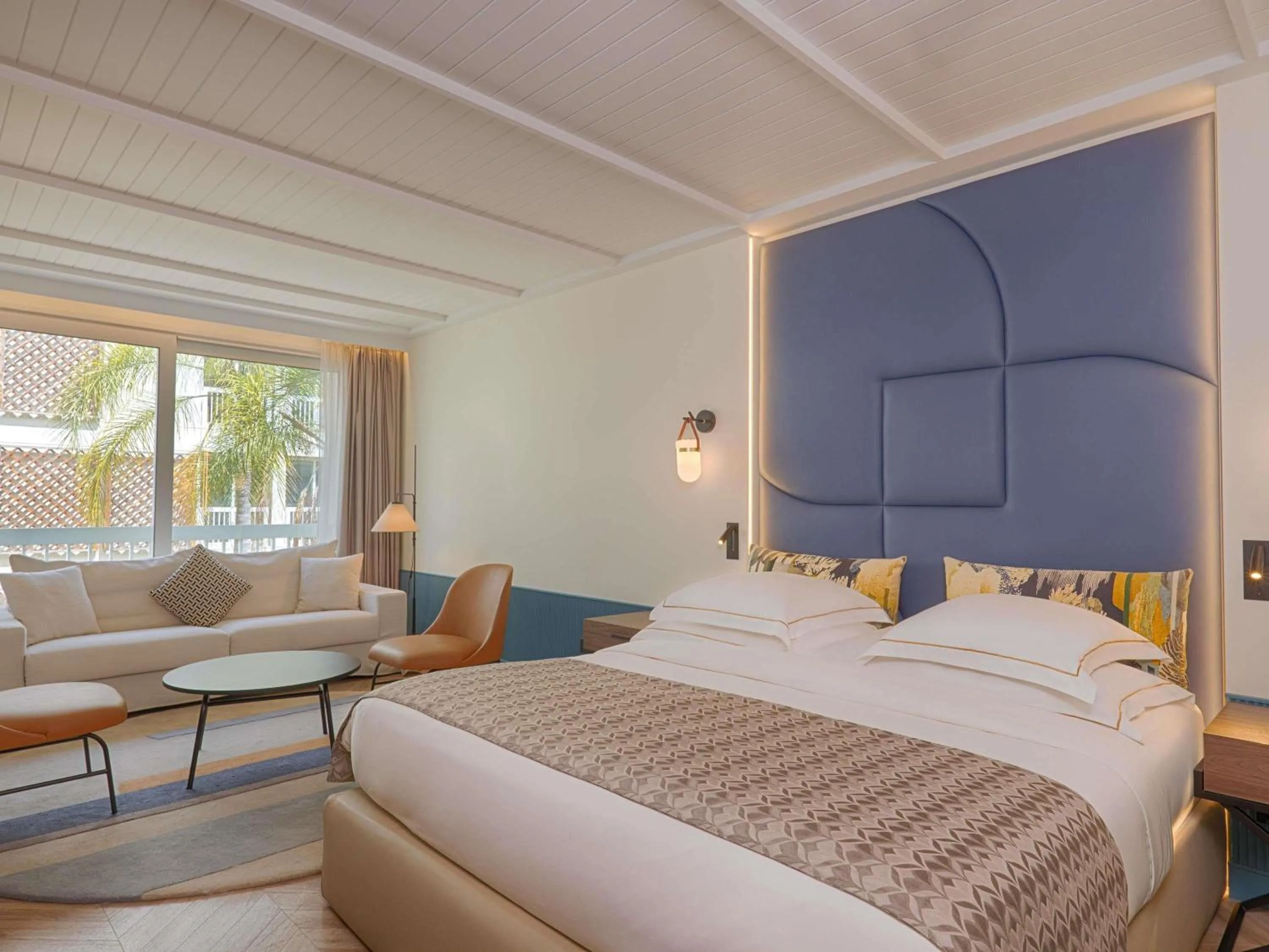 Executive King Room in Mövenpick Hotel Beirut