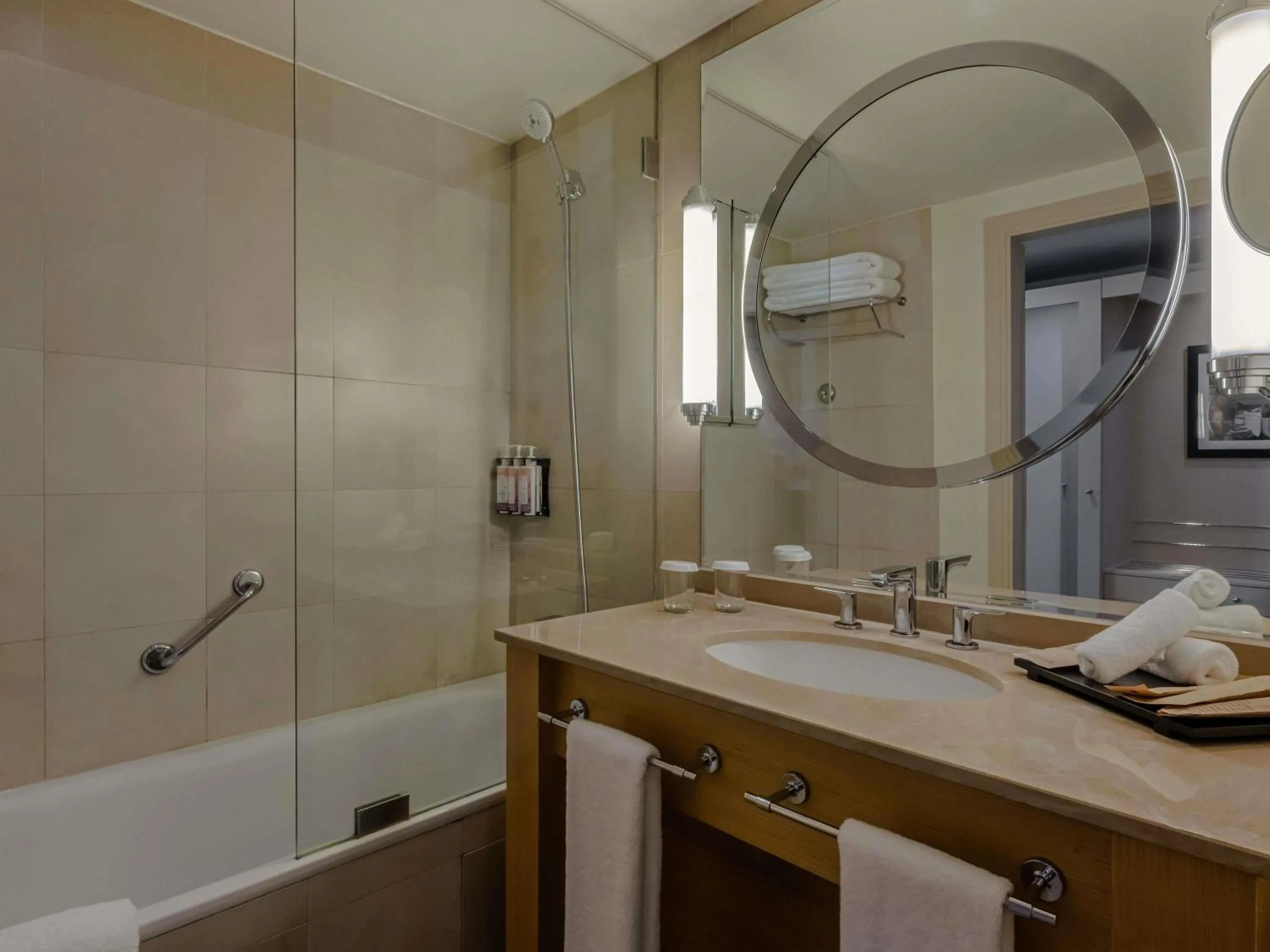 Classic Twin Room - single occupancy in Mövenpick Hotel Beirut