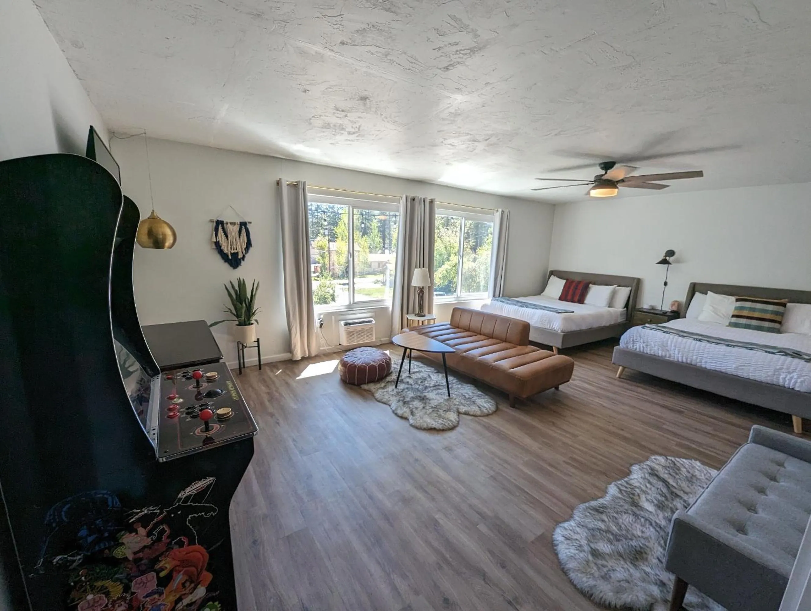 Queen Studio in Sierra Blue Hotel & Swim Club