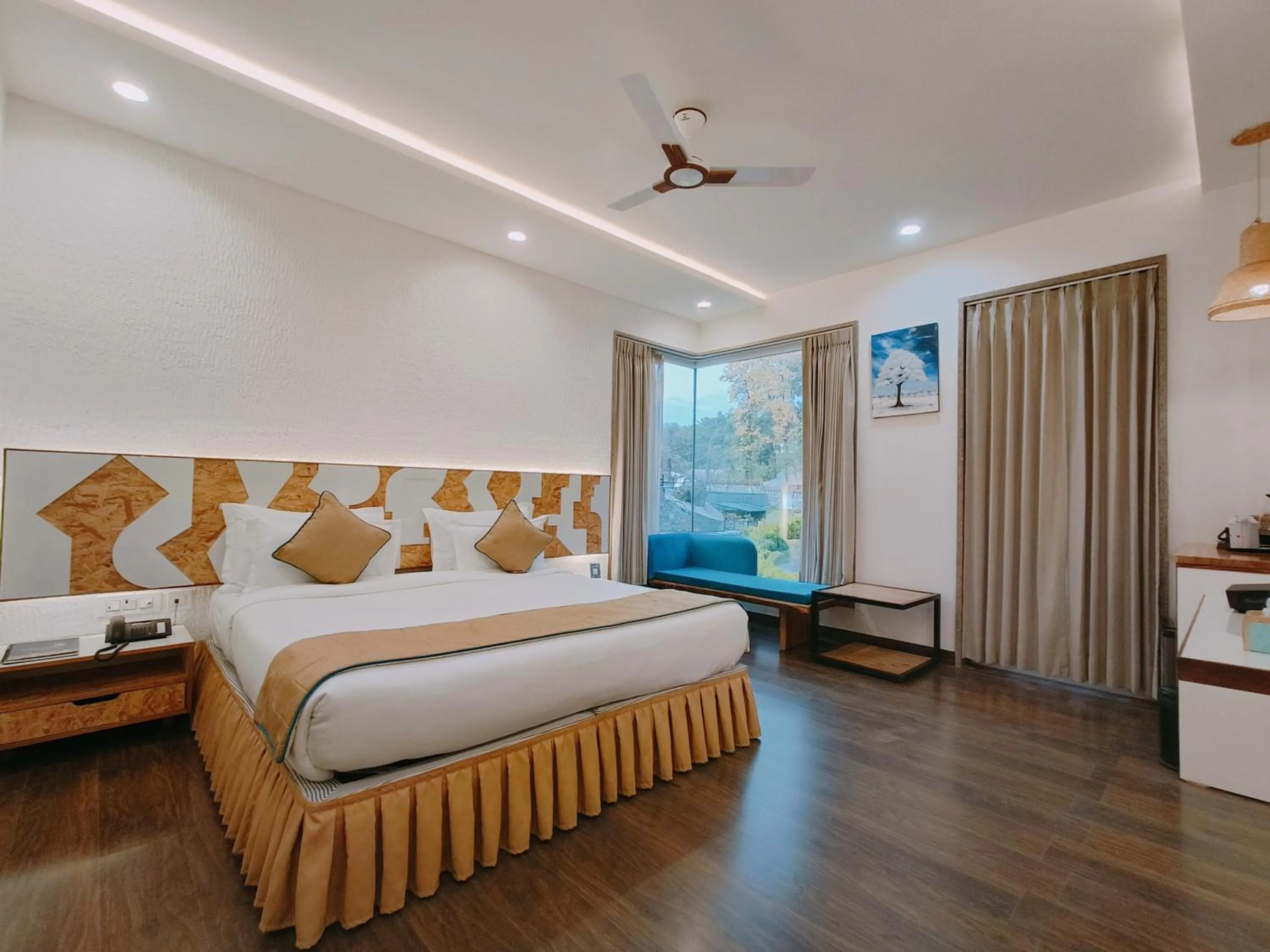 Deluxe Room in Ataraxia Crestmont Resort & Spa