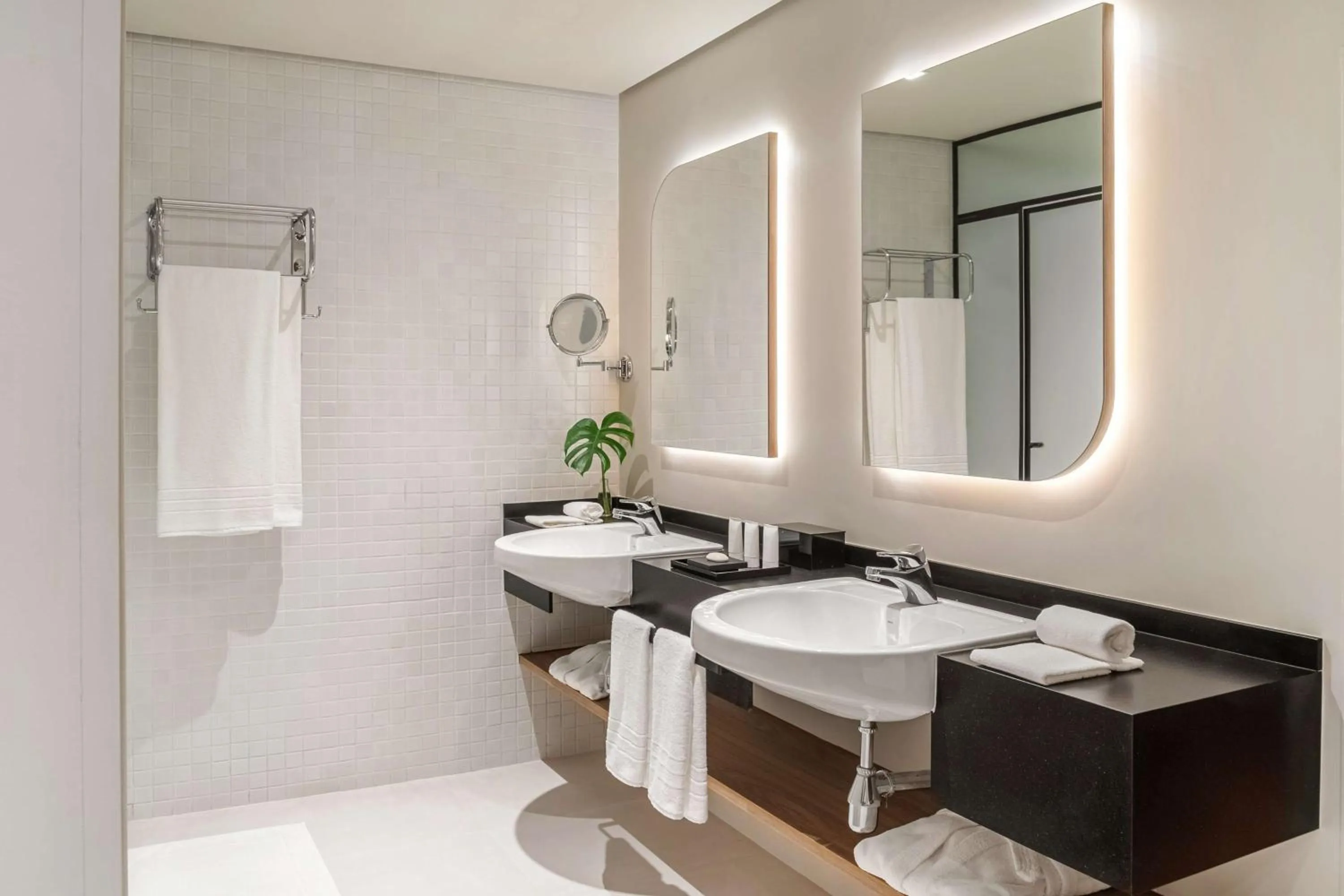 Superior Twin Room - single occupancy in Almenat Embu Das Artes Sao Paulo, Tapestry Collection