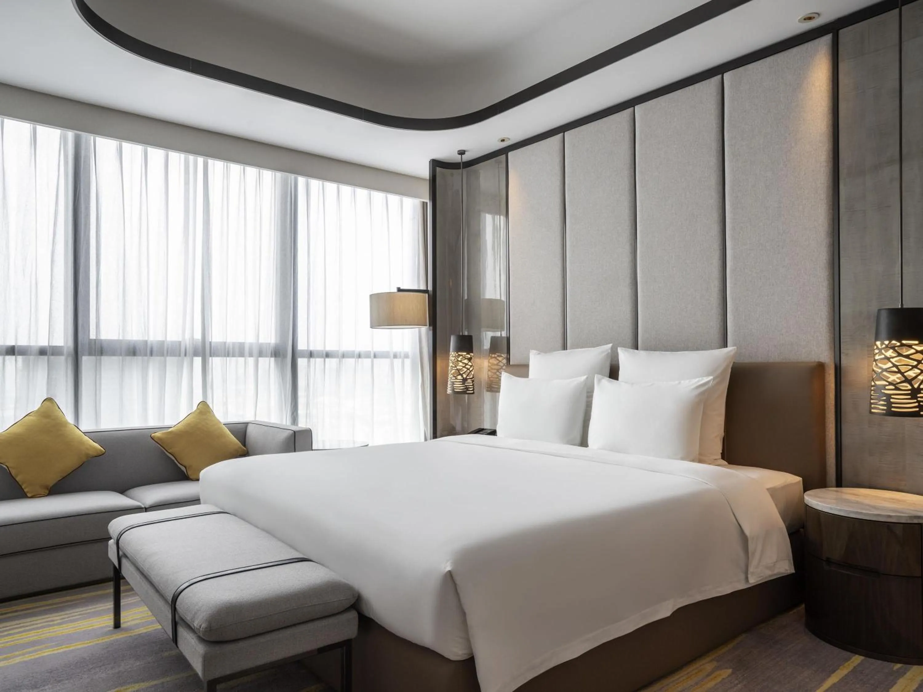 Deluxe King Suite with Lounge Access in Pullman Suzhou Zhonghui