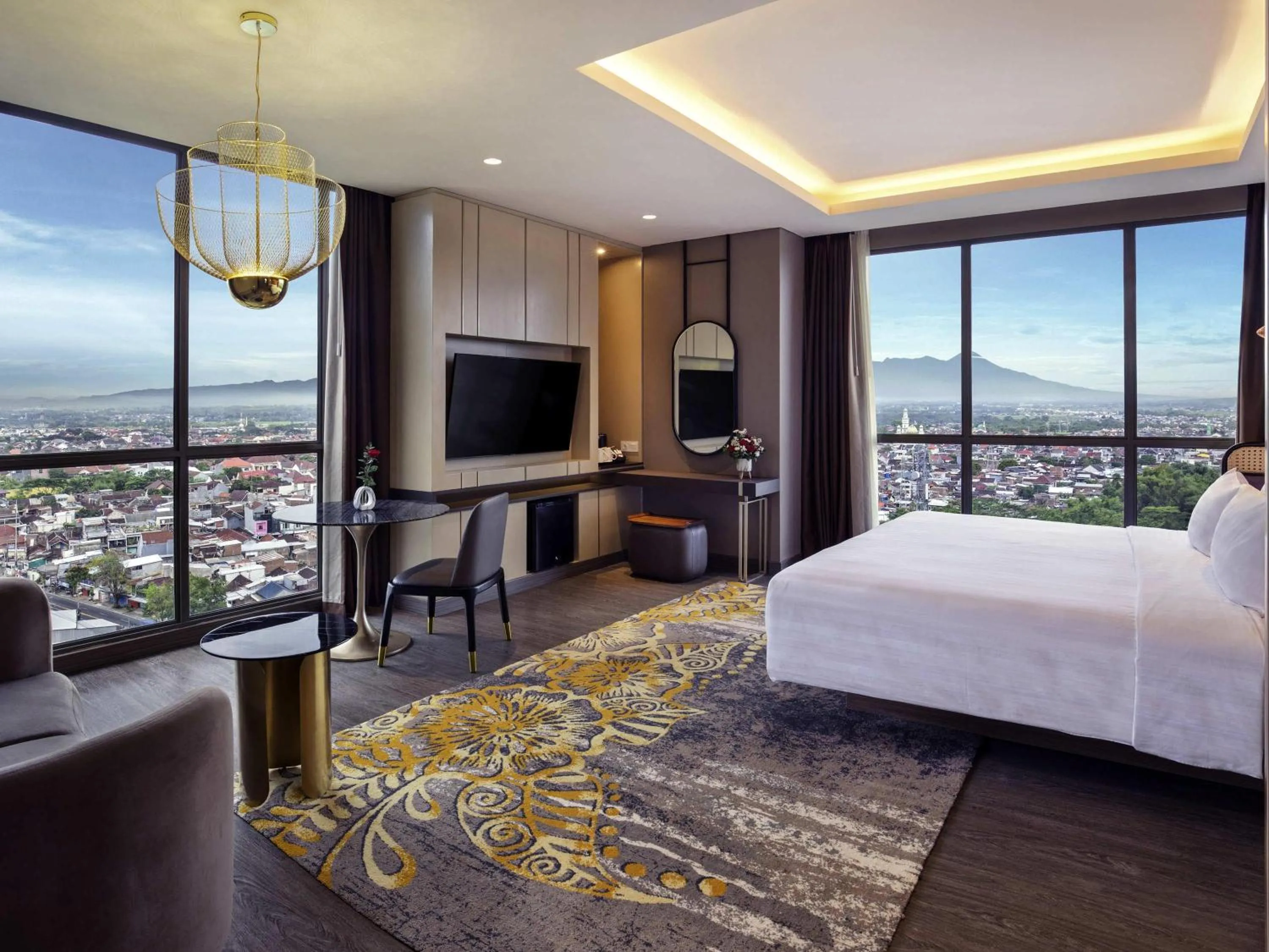Junior Suite with Mountain View in Grand Mercure Malang