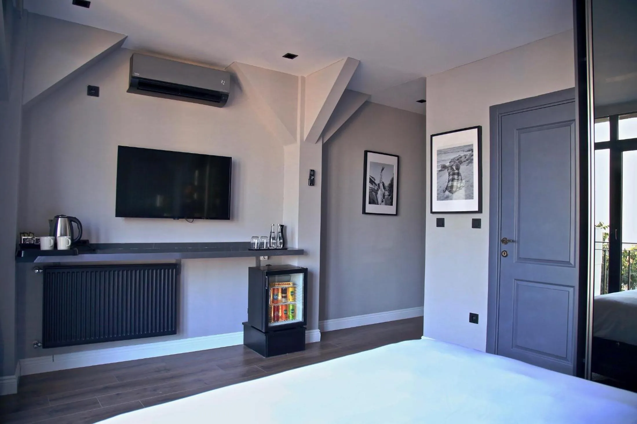 Deluxe Double Room with Side Sea View in HOTEL BRONTE