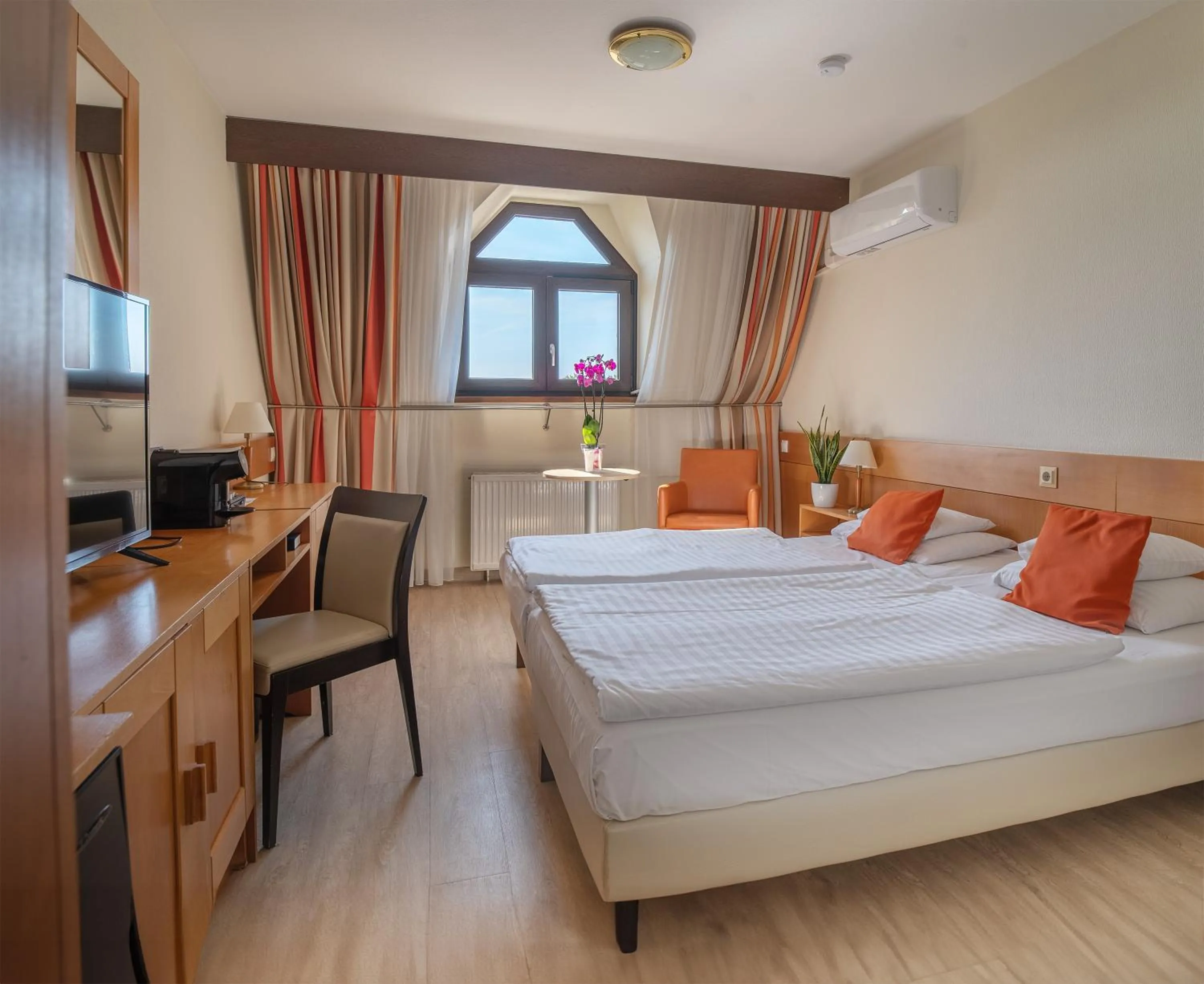 Standard Double or Twin Room - single occupancy in Hotel Sopron