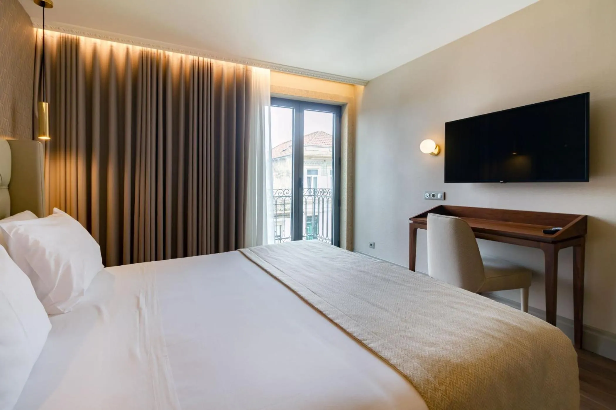 Double or Twin Room with Balcony in Oca Oriental Porto Hotel