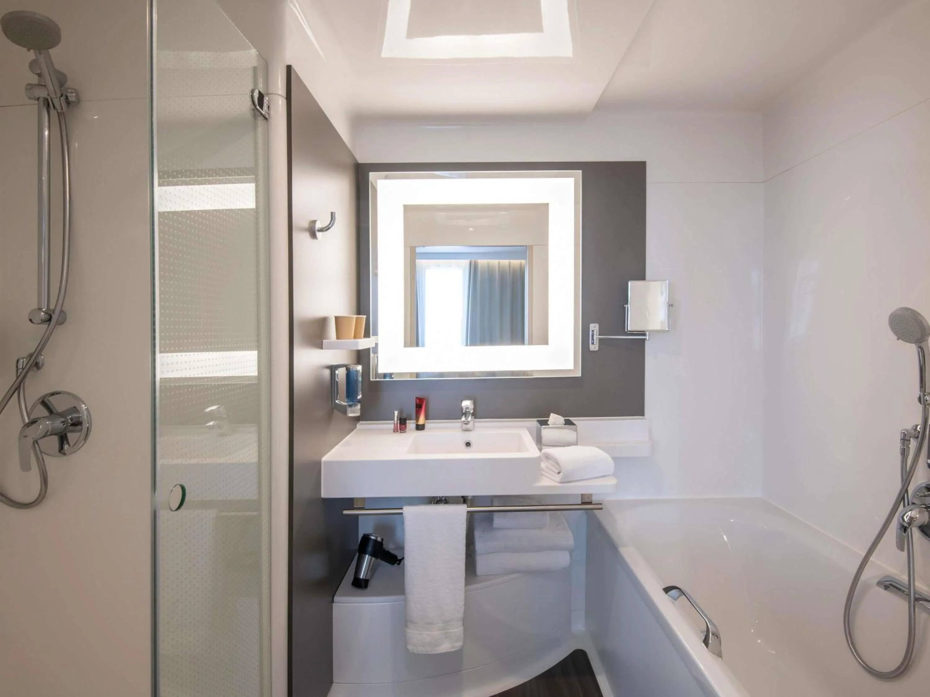 Studio with Kitchenette - One Double Bed and Sofabed in Novotel Suites Nice Airport