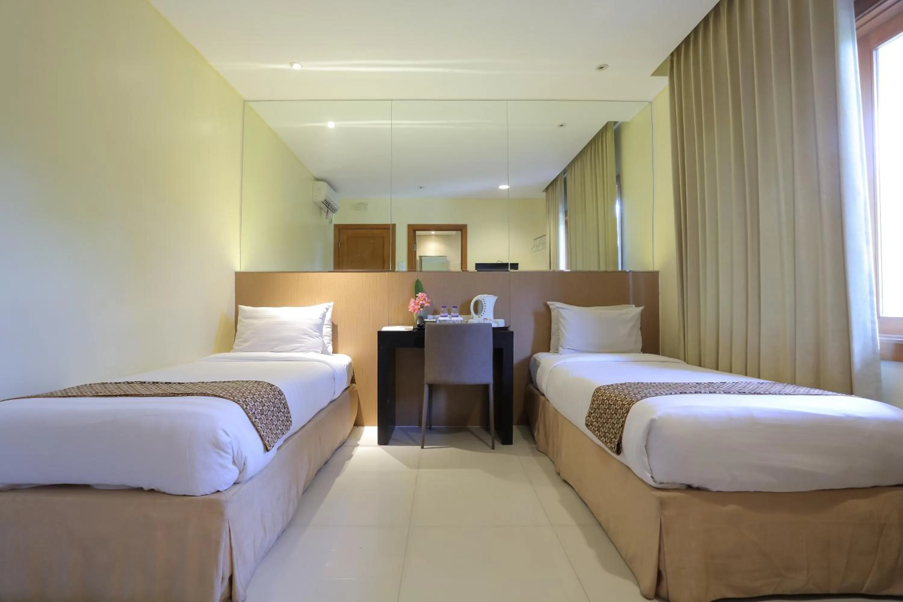 Deluxe Twin Room in Country Heritage Hotel