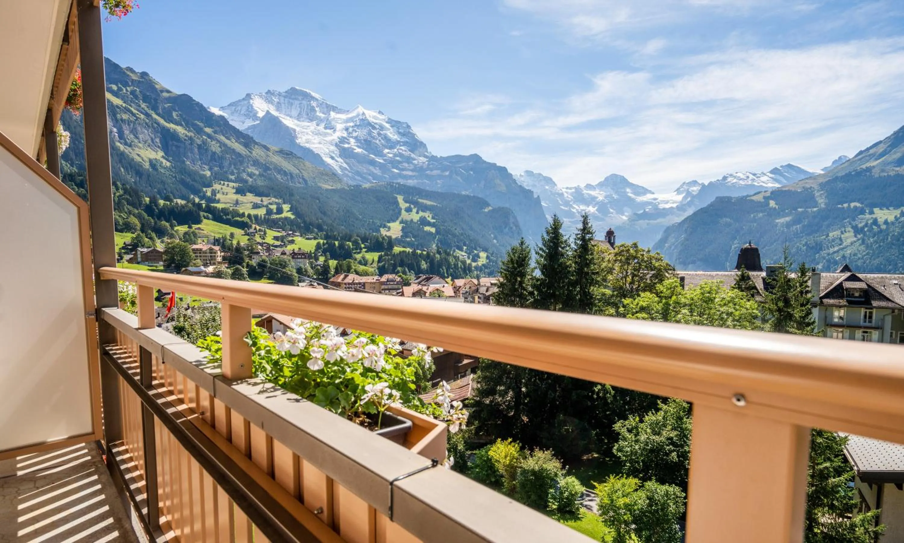 Double Room with Balcony and Mountain View in Hotel Jungfraublick