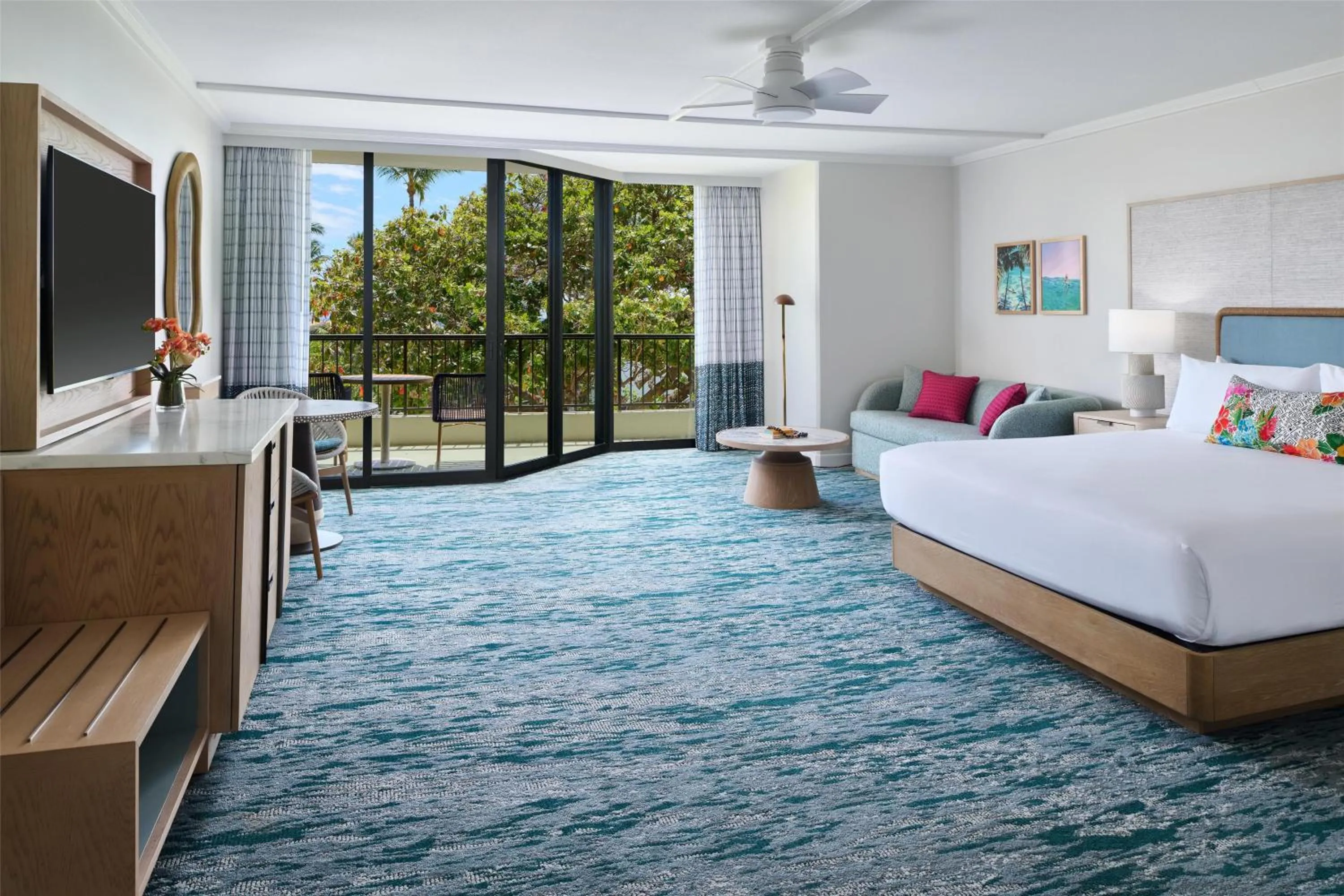 Signature Courtyard Junior Suite 1 King Bed in OUTRIGGER Kāʻanapali Beach Resort