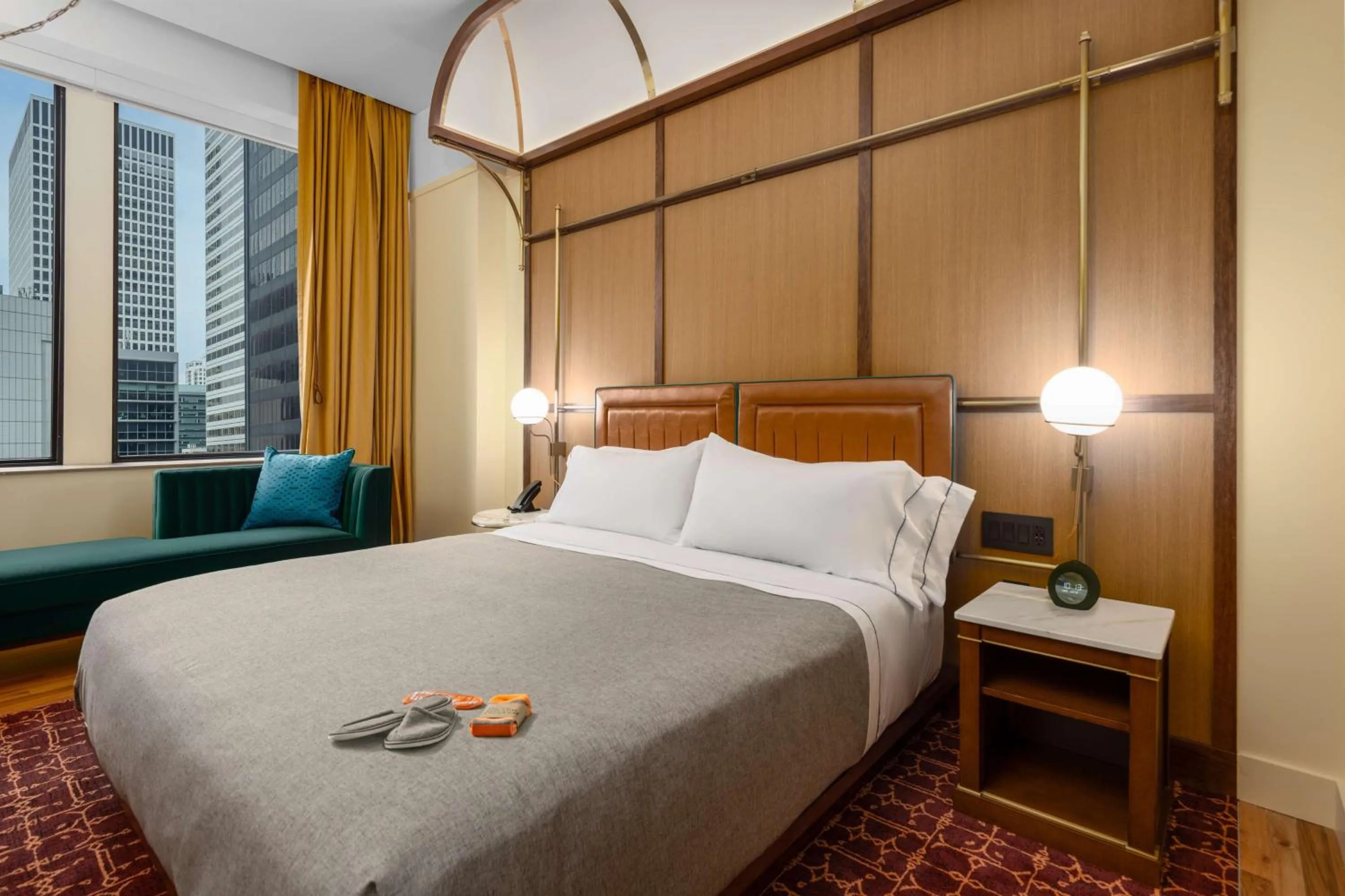 One-Bedroom King Suite - Hearing Access in Canopy By Hilton Chicago Central Loop