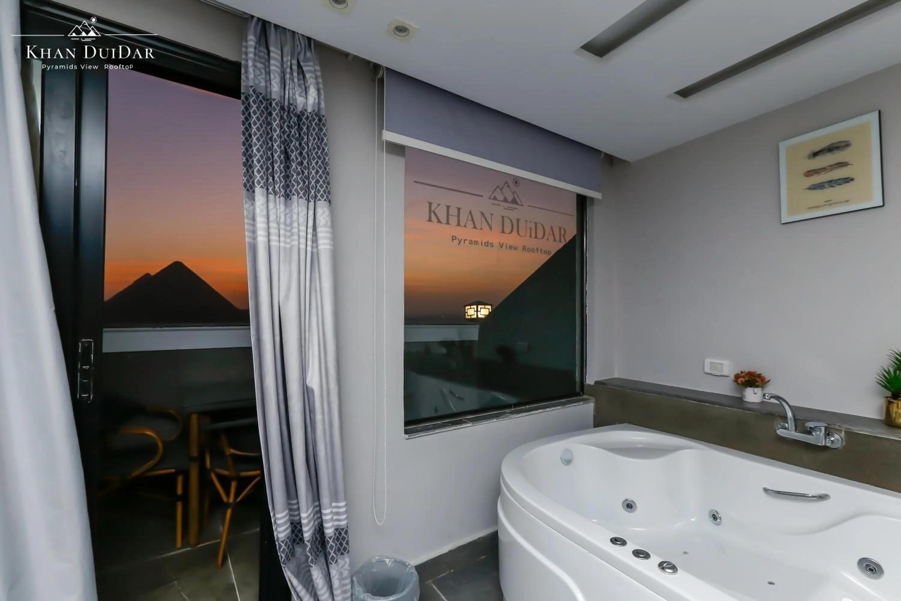 King Suite with Private Jacuzzi - Pyramids View with Balcony in Khan Duidar Inn - Pyramids View Rooftop