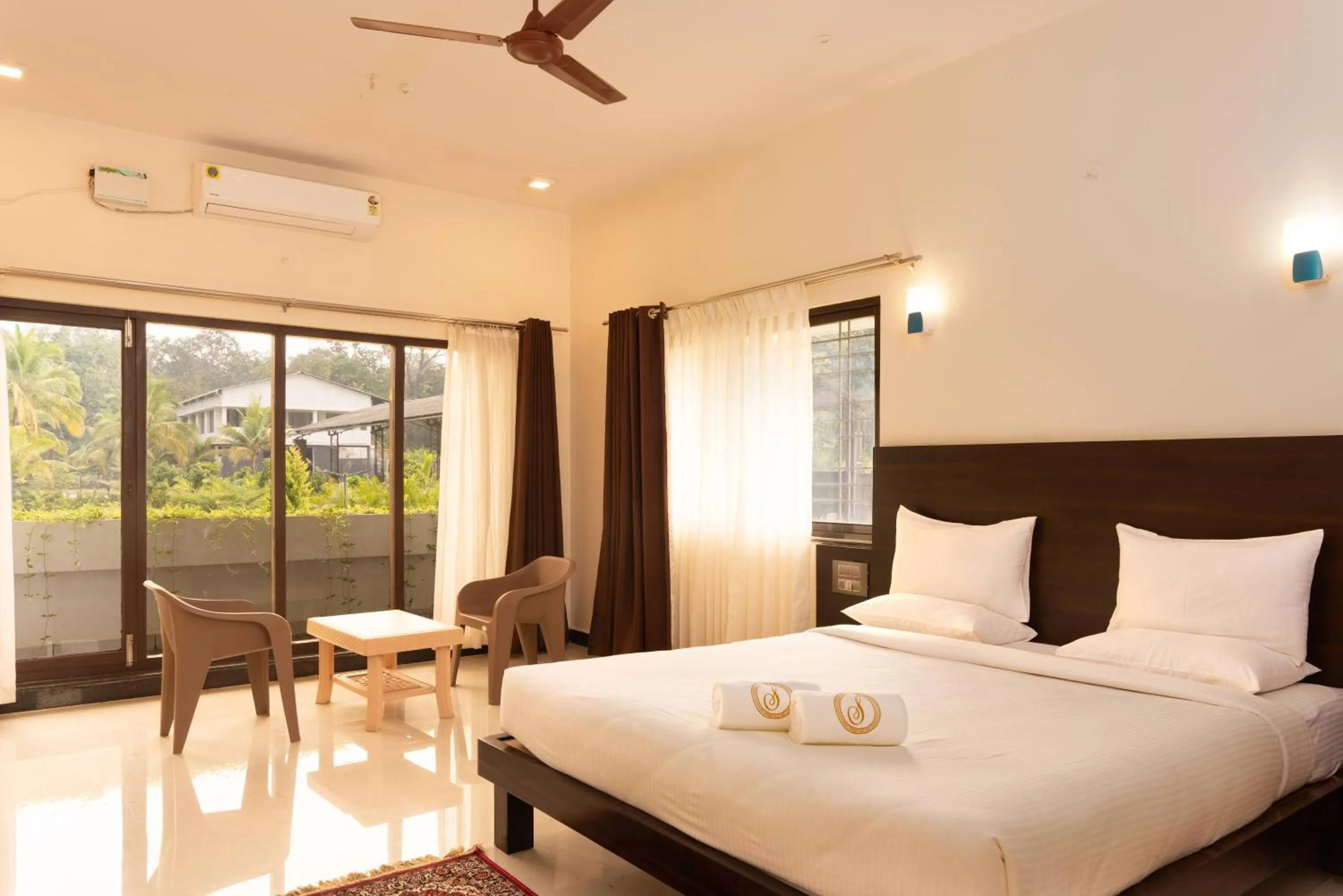 Deluxe Double Room with Balcony in Shreeyog Resort Dandeli