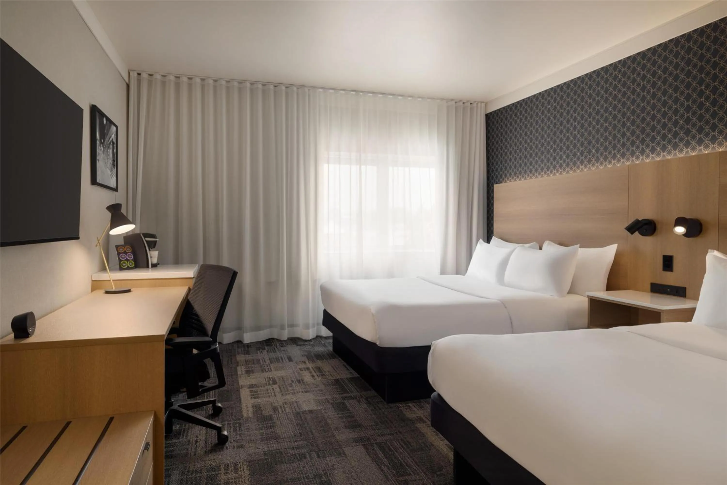 Business Queen Room with Two Queen Beds in Best Western Plus City Centre Centre-Ville