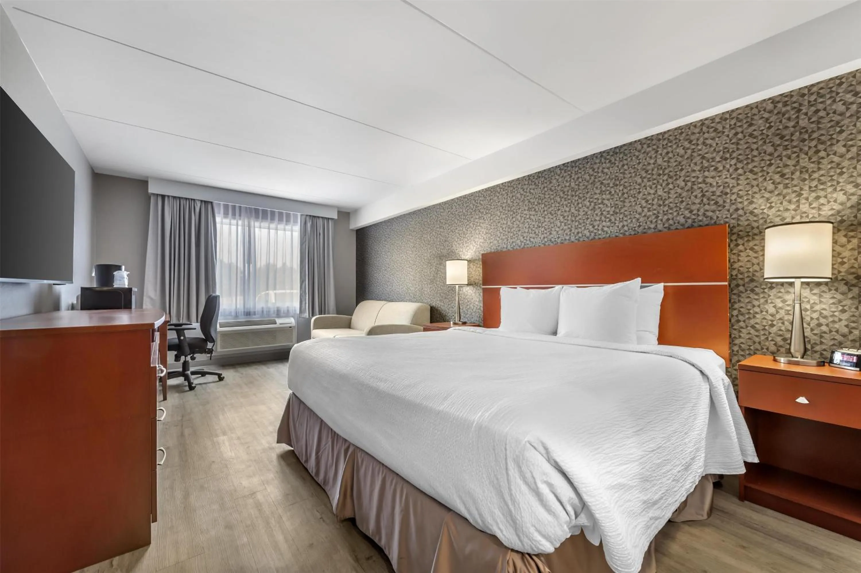 Deluxe King Room with Sofa Bed - Non-Smoking in Best Western Hotel Brossard