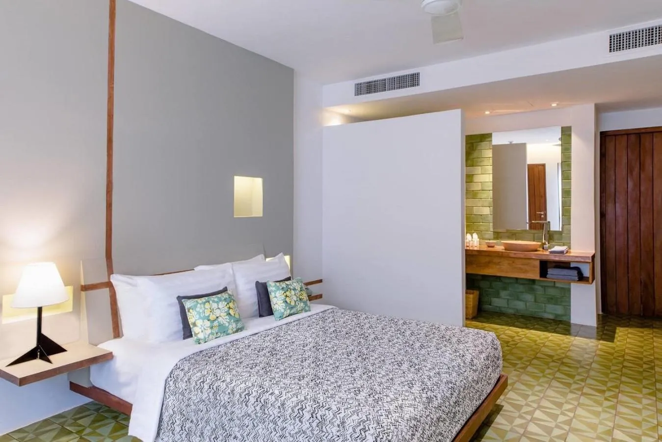 Deluxe Double Room in Atelier Hotel