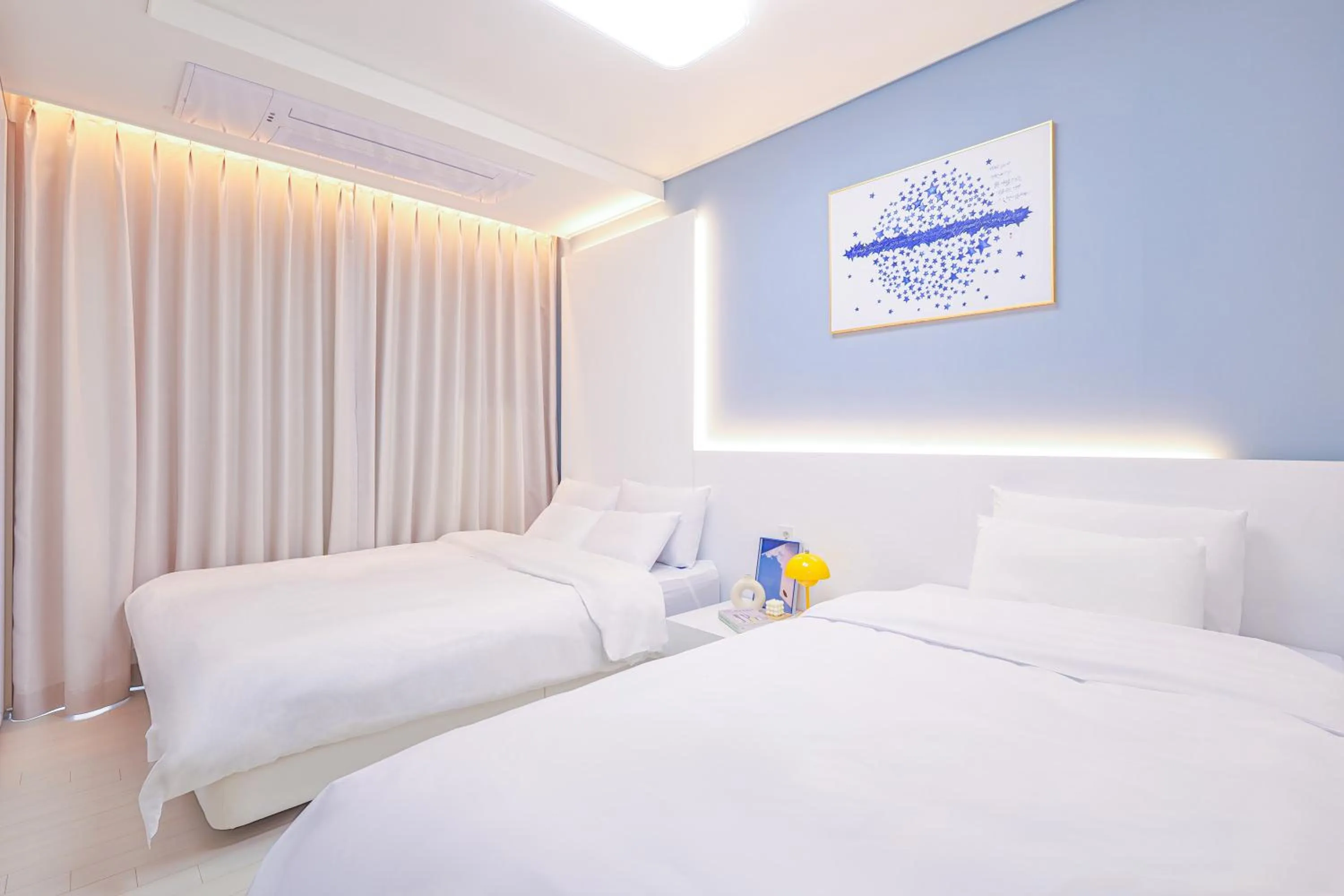 Standard Twin Room in Landmark Stay in Songdo