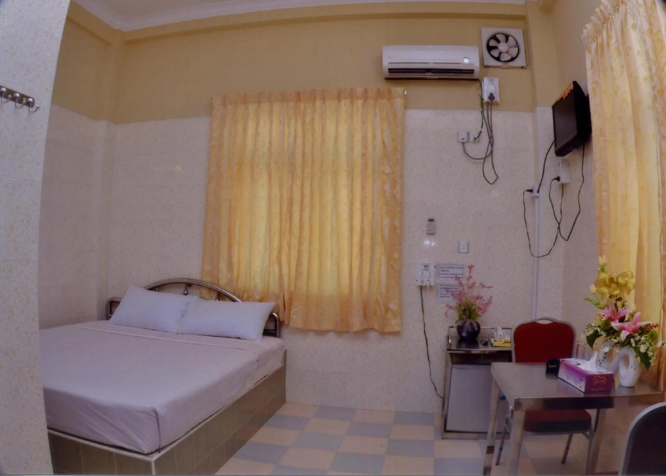 Standard Double or Twin Room in Hotel Shwe Eain Taw