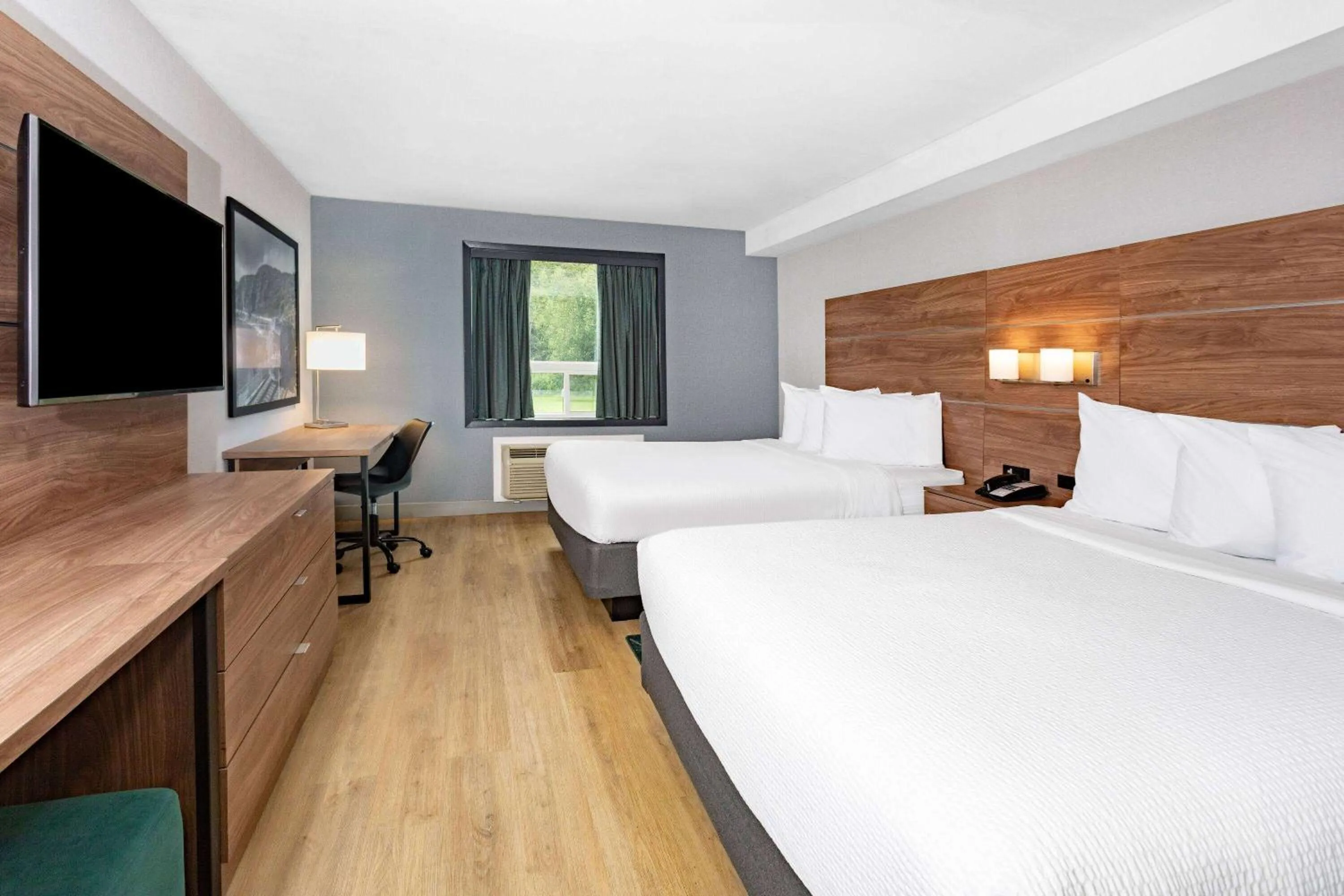 Queen Room with Two Queen Beds - Non-Smoking in Super 8 by Wyndham Cornwall ON