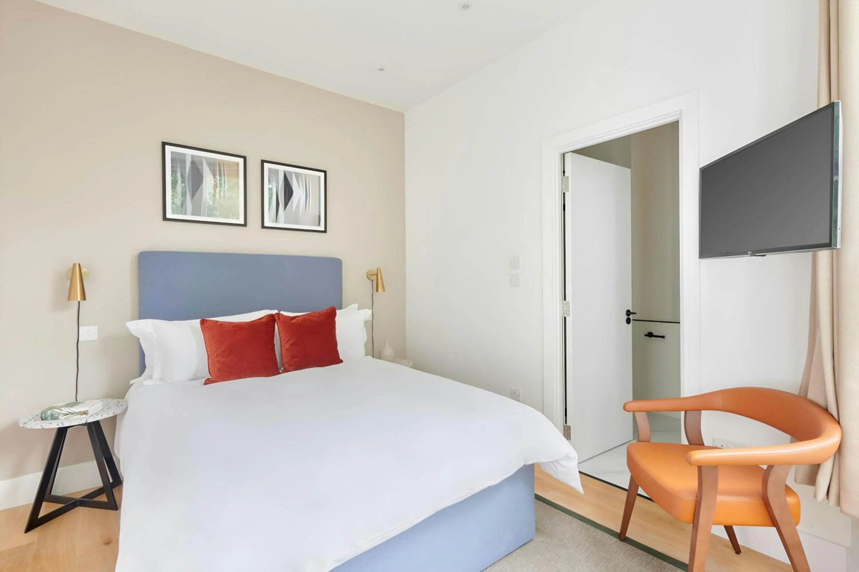 Double Room in The Prince Hotel Vauxhall, Sonder by Marriott Bonvoy