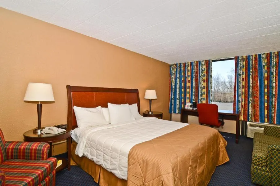 King Room - Non-Smoking in Pocono Resort & Conference Center - Pocono Mountains