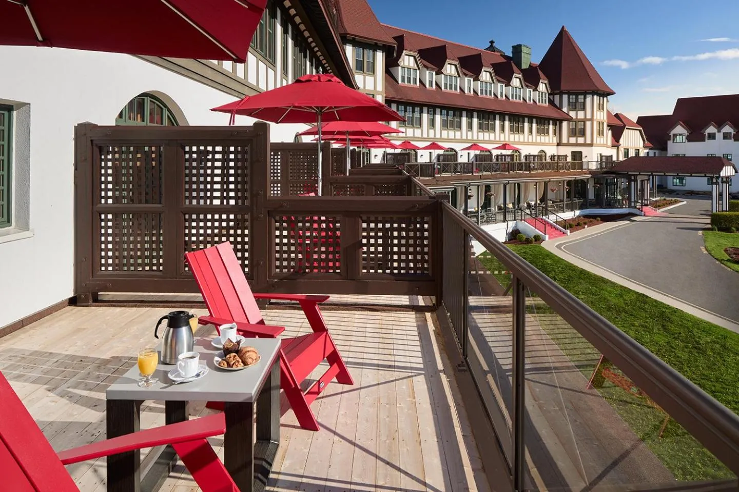 Patio, Guest room, 1 Queen, Garden view, Balcony in The Algonquin Resort St. Andrews by-the-Sea, Autograph Collection