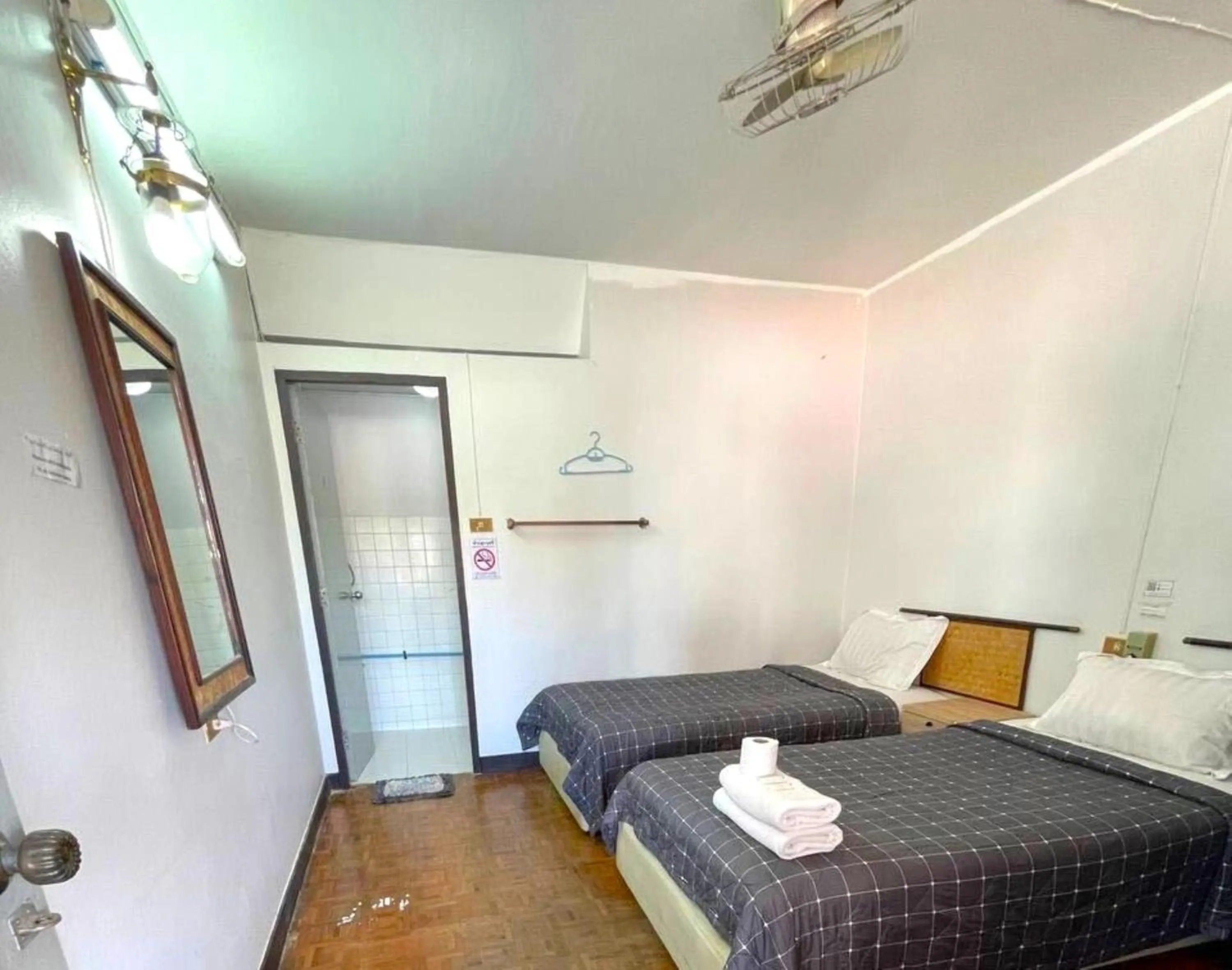Budget Fan Room in Chomdoi House Hotel
