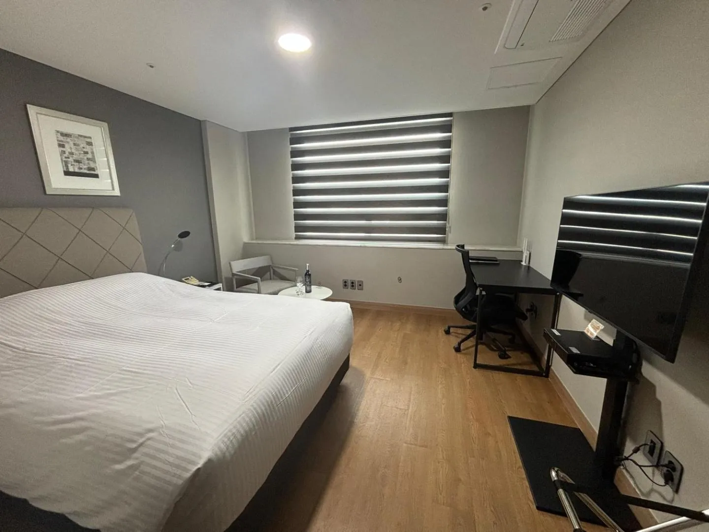 Standard Double Room in Gumi Century Hotel