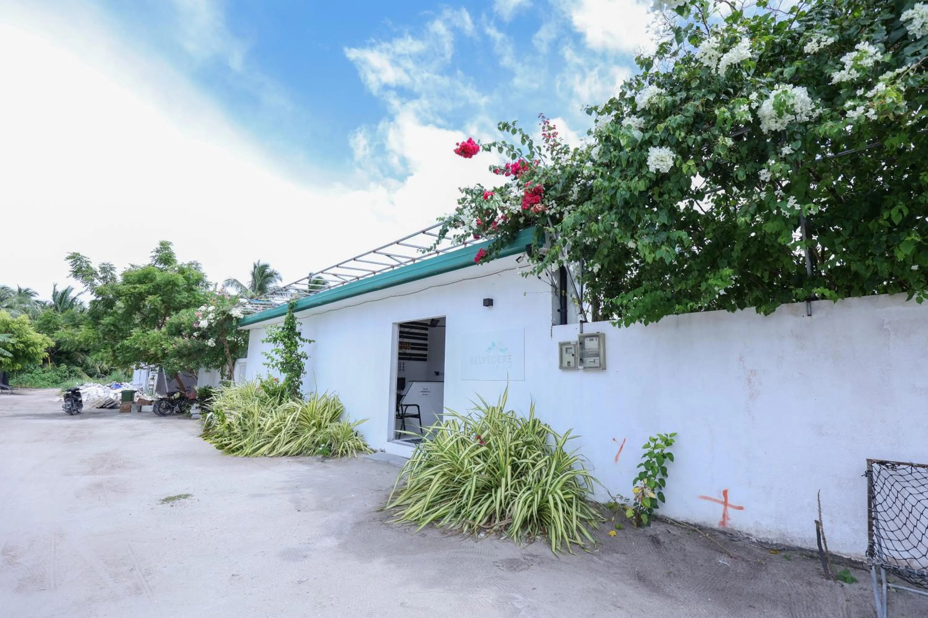 Deluxe Double or Twin Room in Belvedere Thoddoo