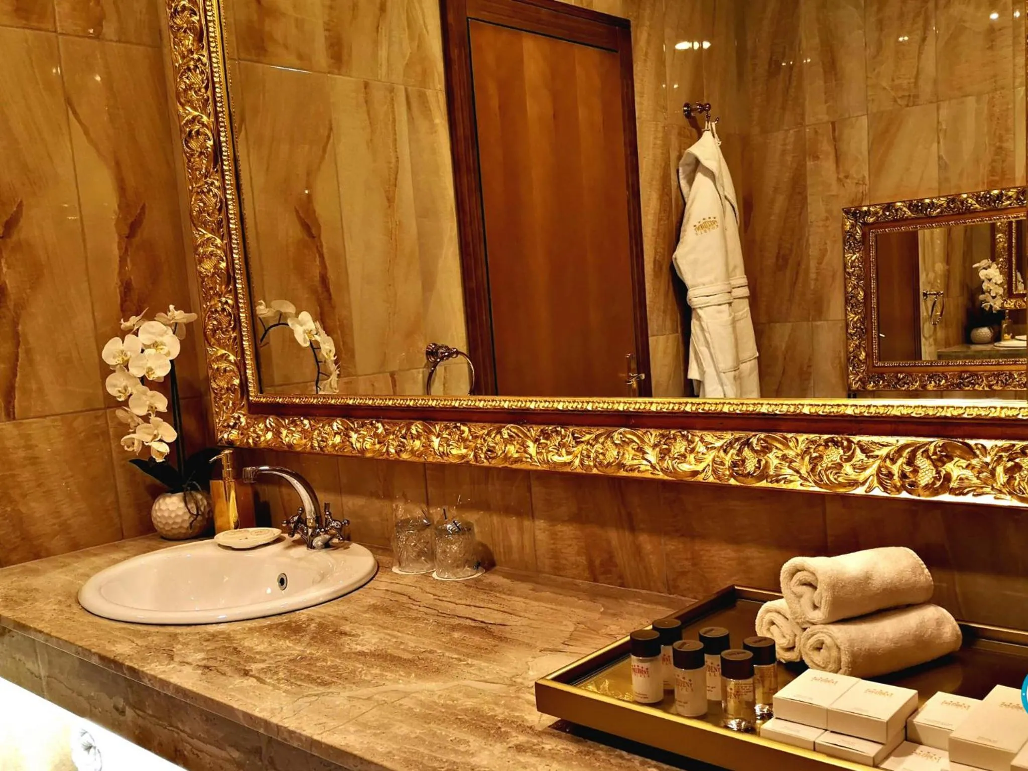 Grand Deluxe King Room + VIP Spa Access in Prezident Palace Belgrade - Adults Only