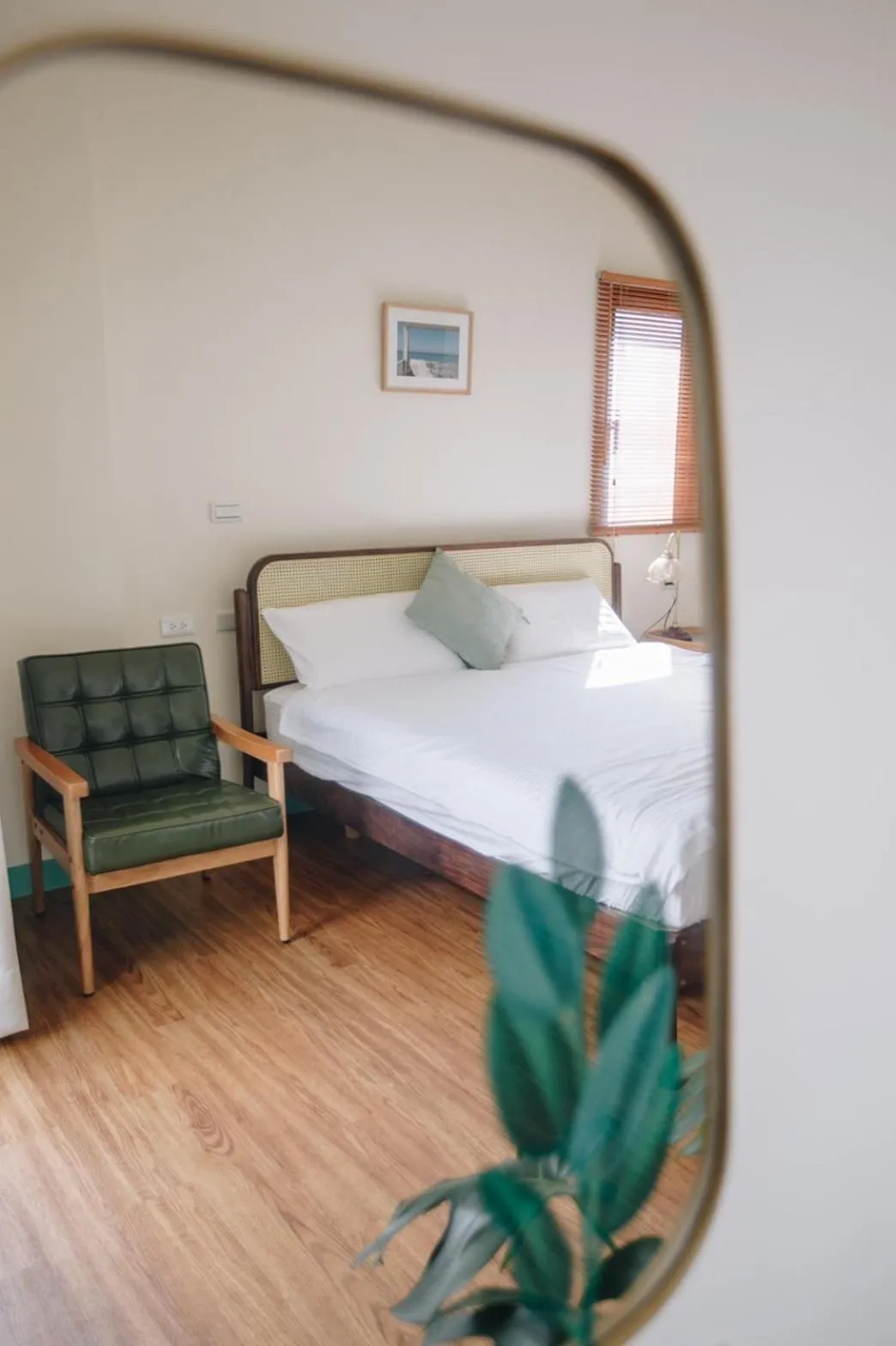 Queen Room with Garden View in Lixia Hostel