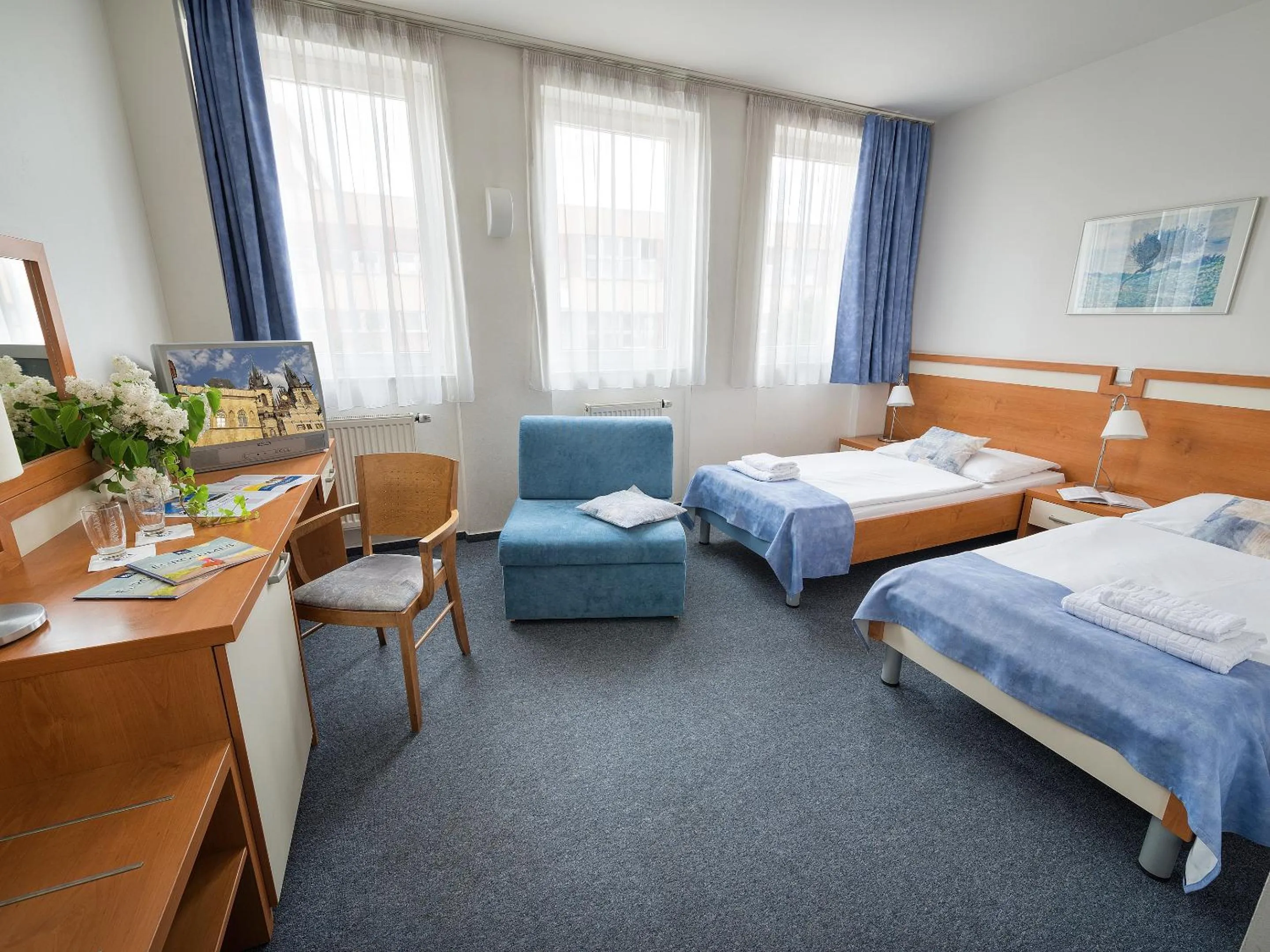 Triple Room in EA Hotel Populus