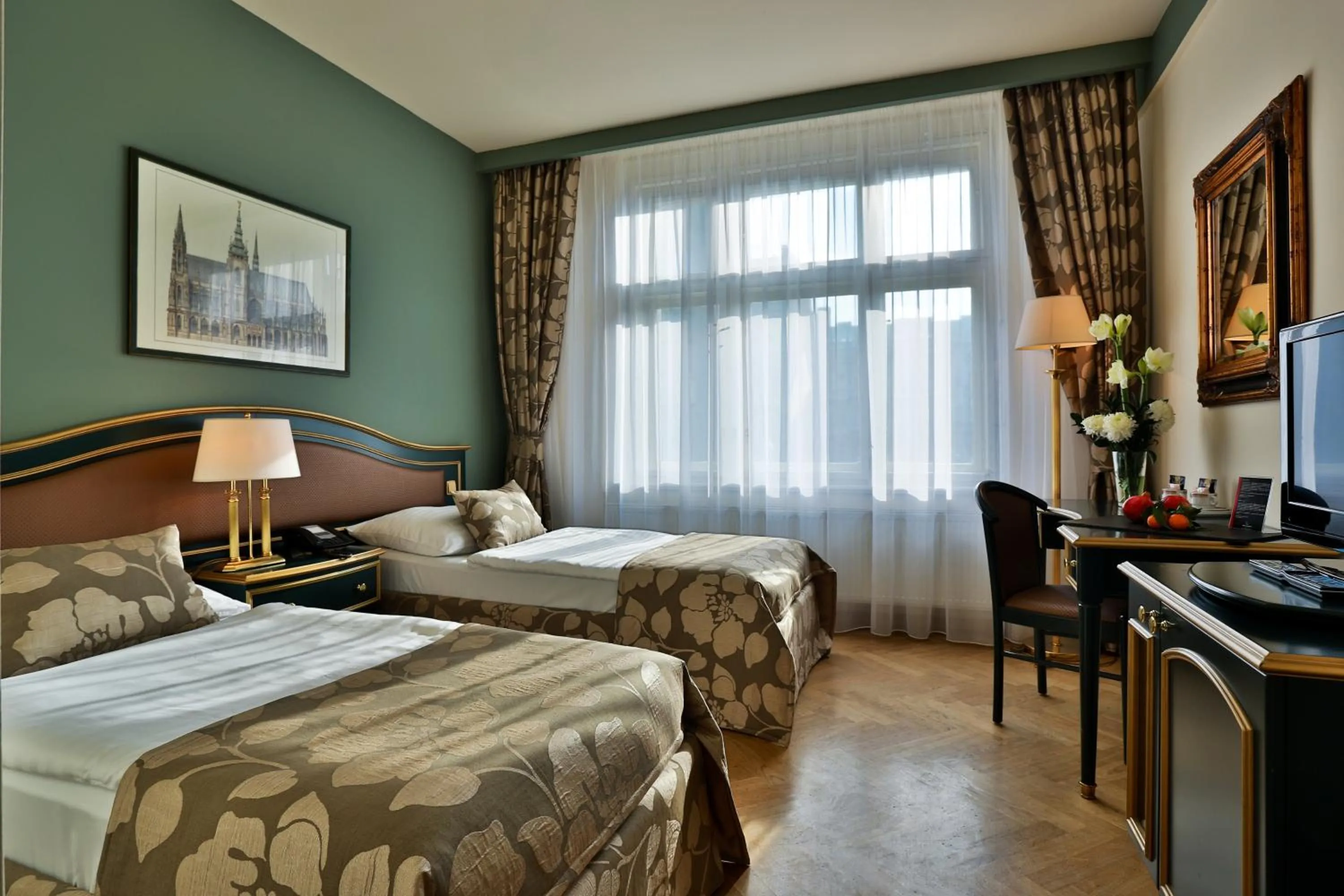 Double or Twin Room in Elysee Hotel