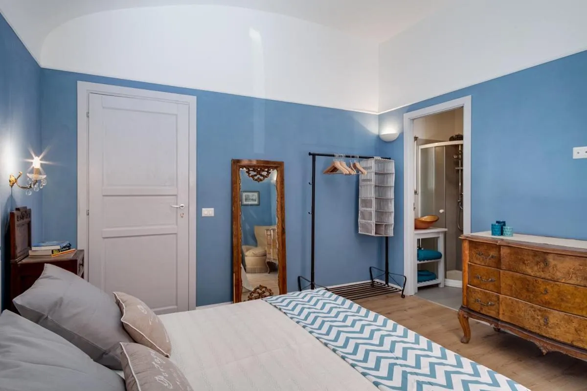 Double Room with Private Bathroom in femasuites