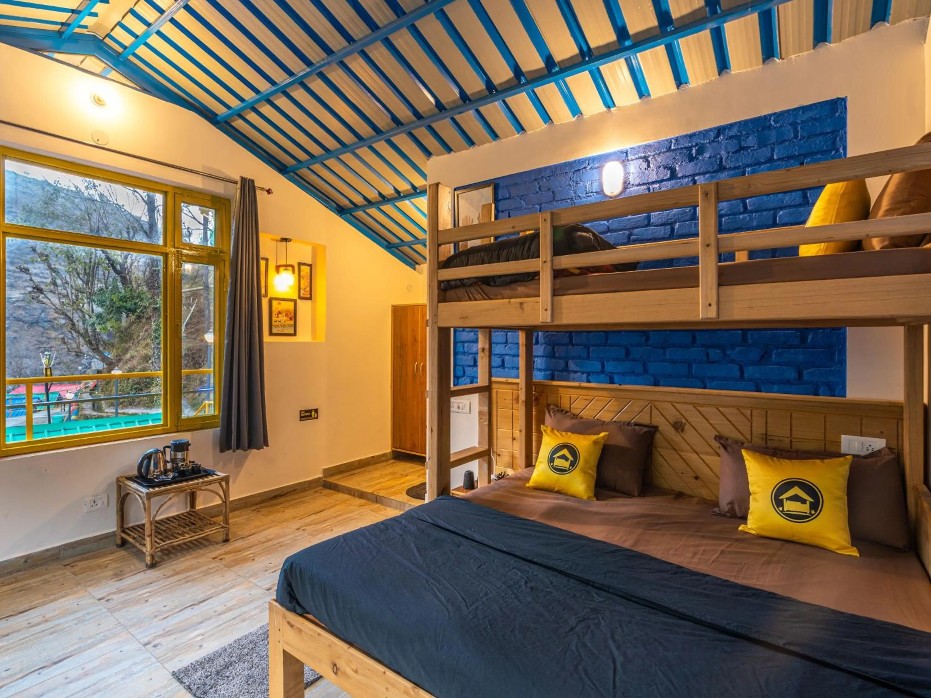 Deluxe Triple Room with Balcony in The Hosteller Mussoorie By the Streamside, Kempty