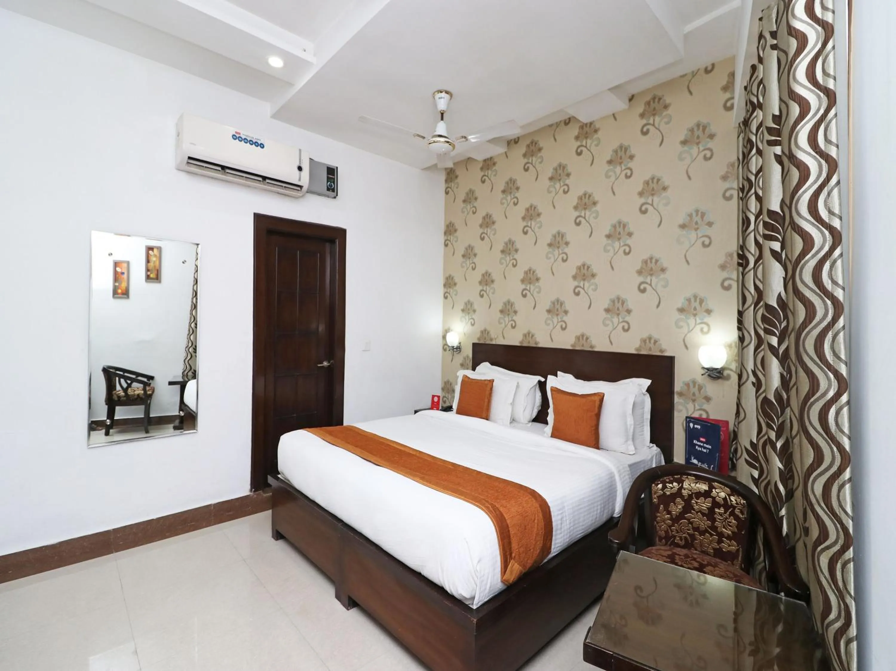 Deluxe Twin Room in Hotel Samovar by Goyal Hotel