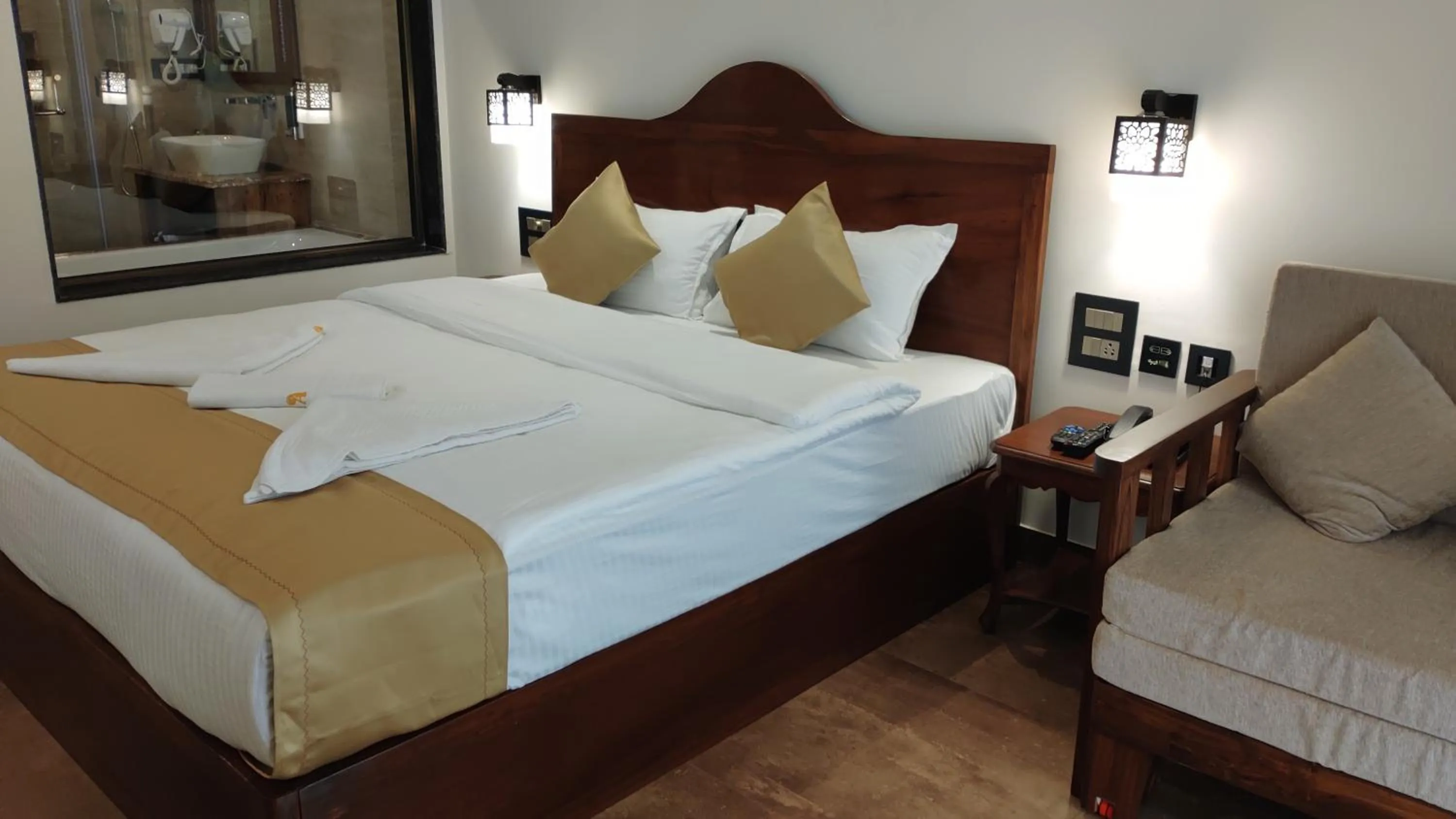 Luxury Room with Garden View in Altrude By The Sea