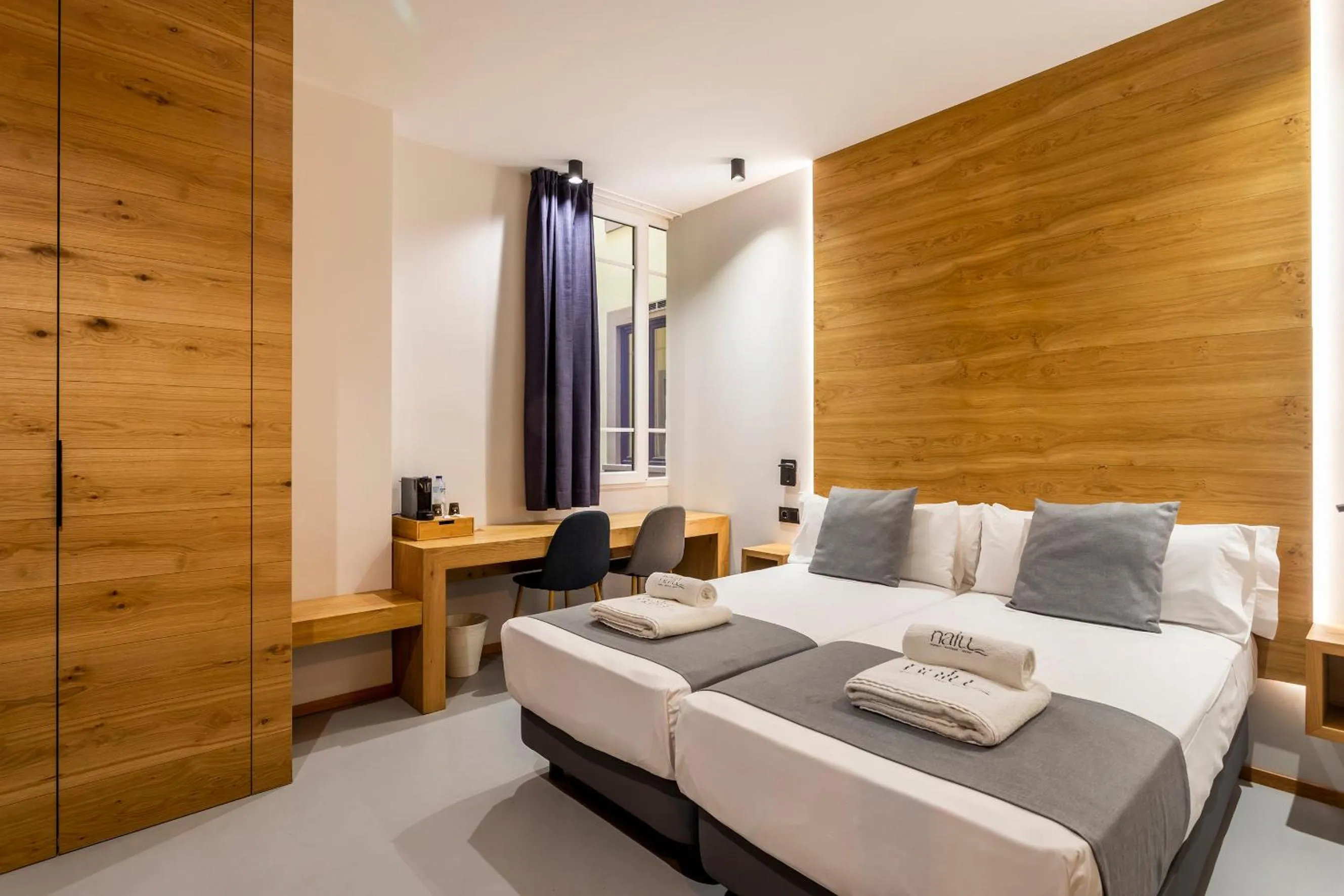 Economy Twin Room in NALU Valencia Boutique Rooms