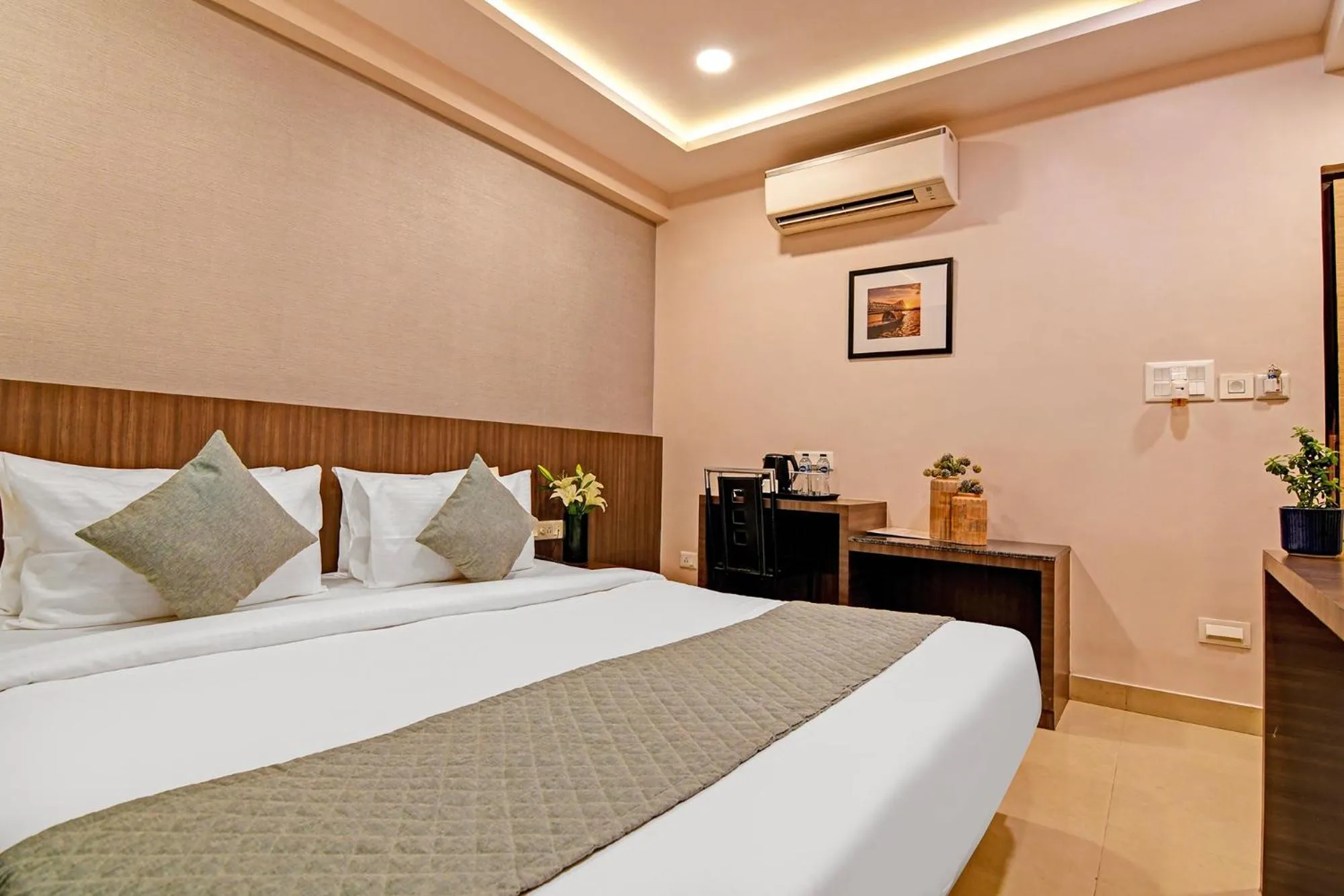 Deluxe Room - single occupancy in FabHotel Kzar Select - Nr US Consulate