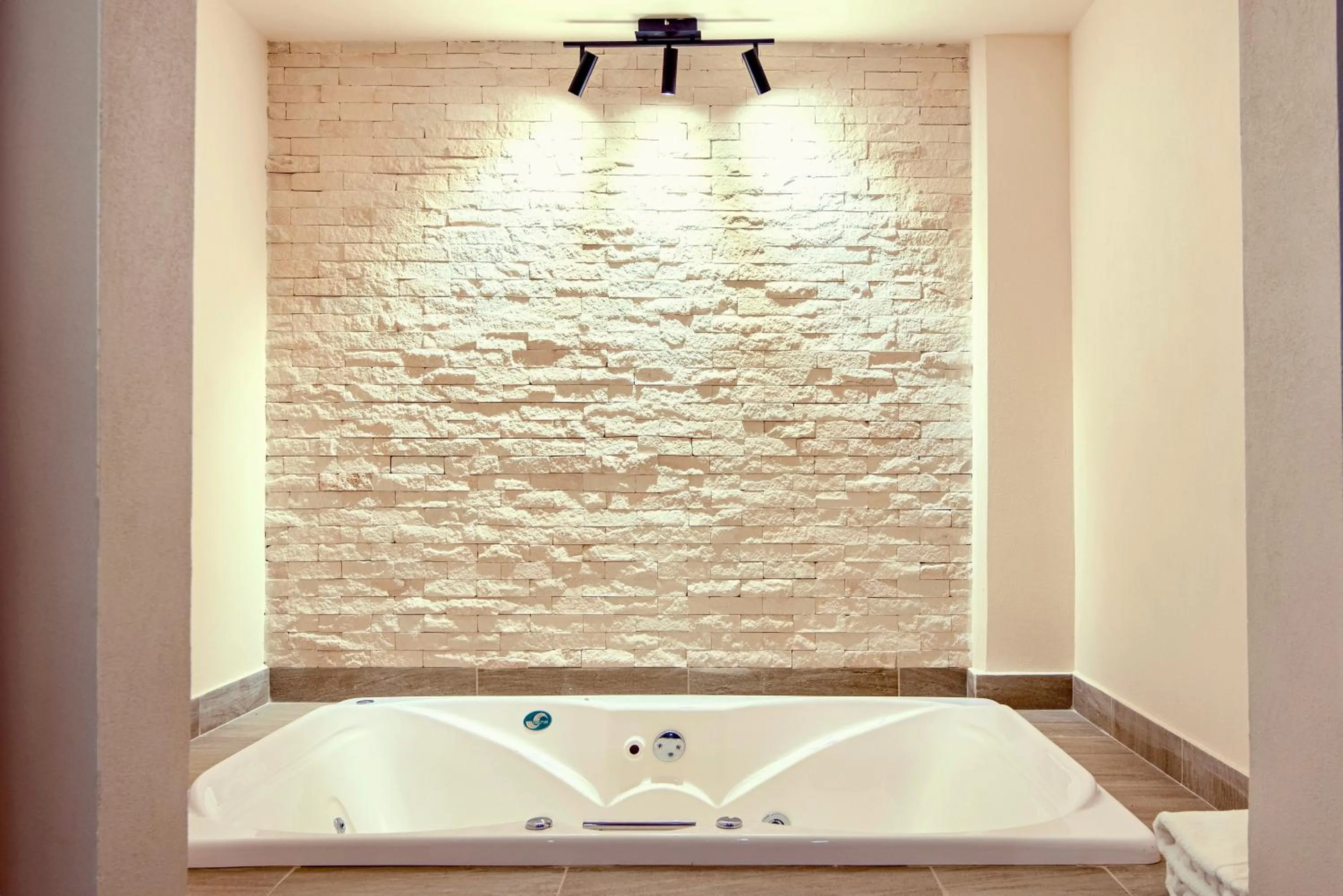 Suite - single occupancy in Sendero Hotel