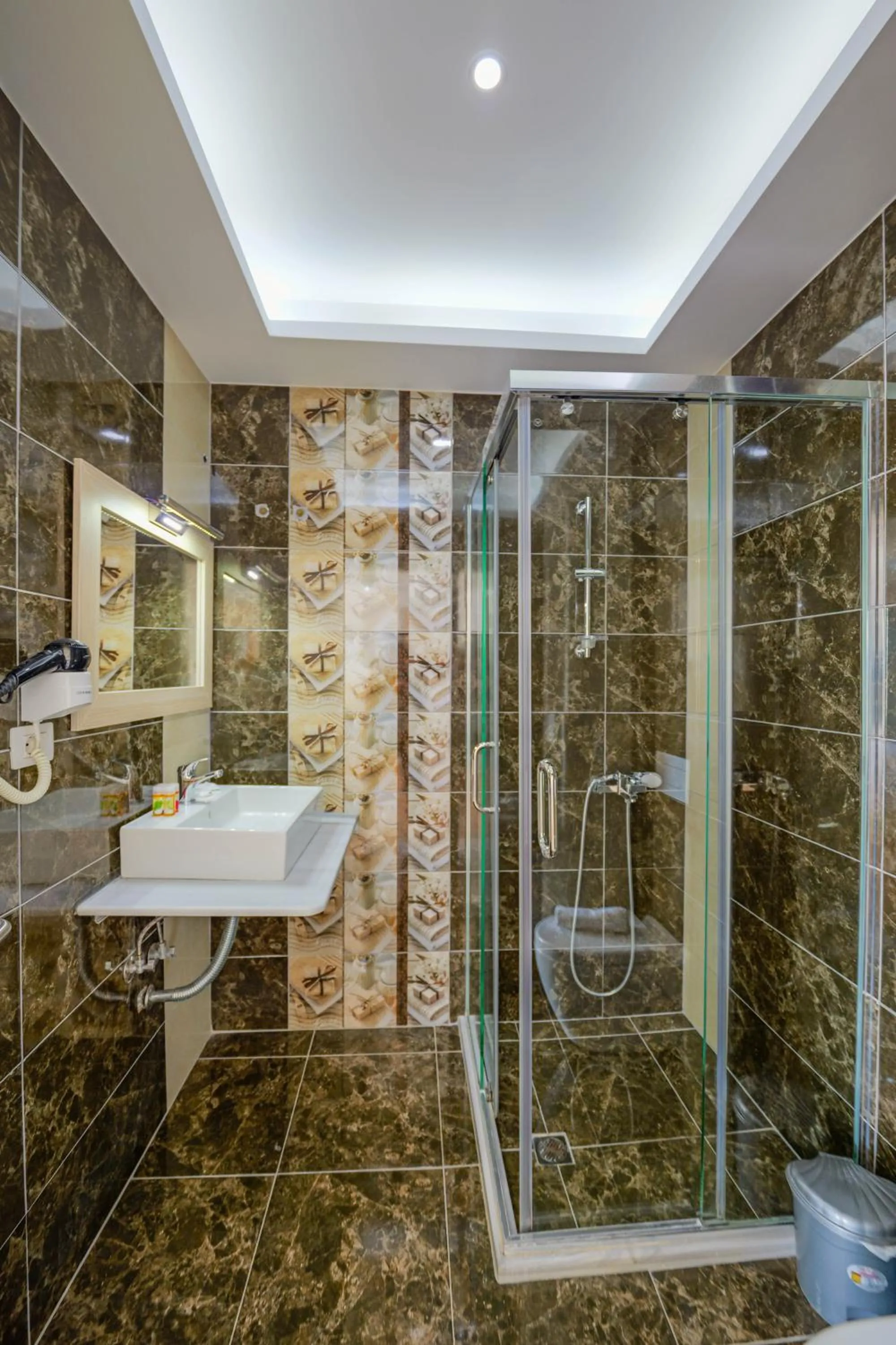 Quadruple Room with Sea View in Hotel Iliria